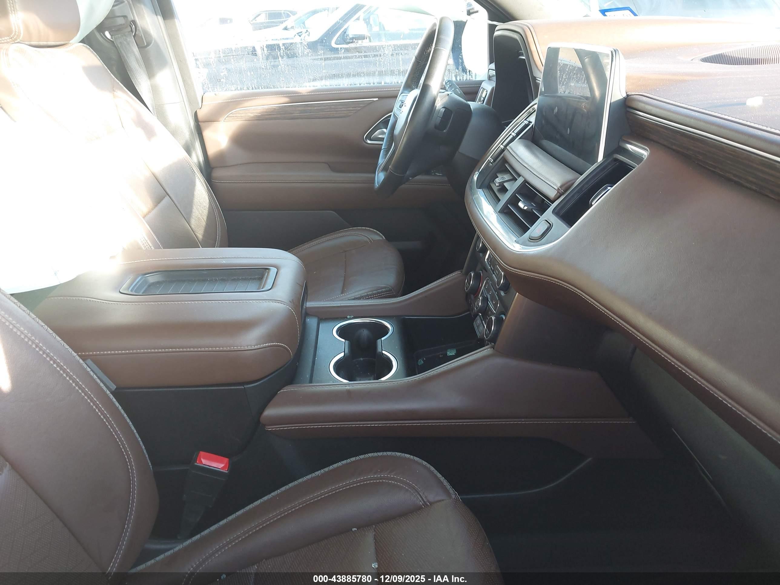 CHEVROLET TAHOE image 5
