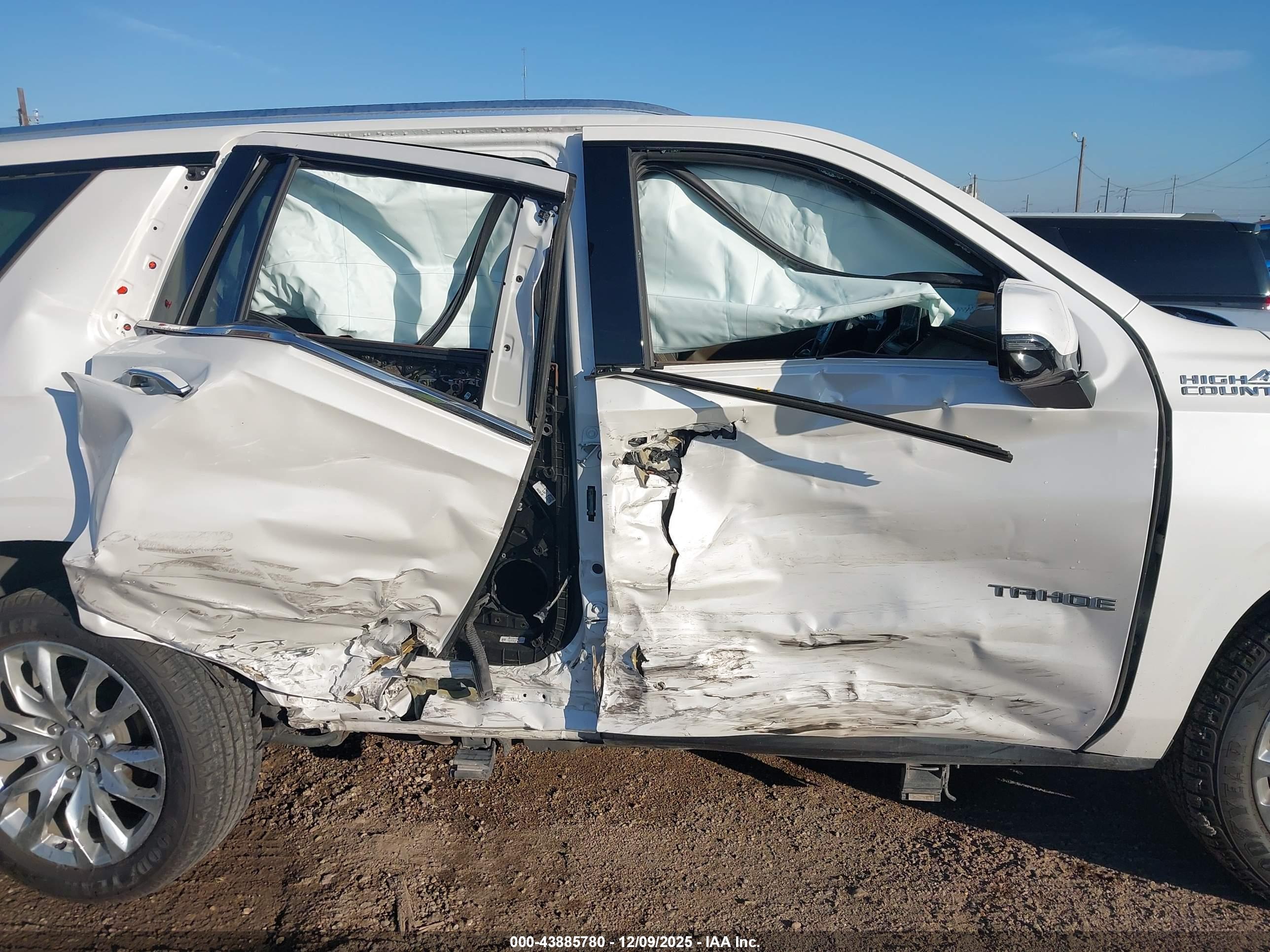 CHEVROLET TAHOE image 6