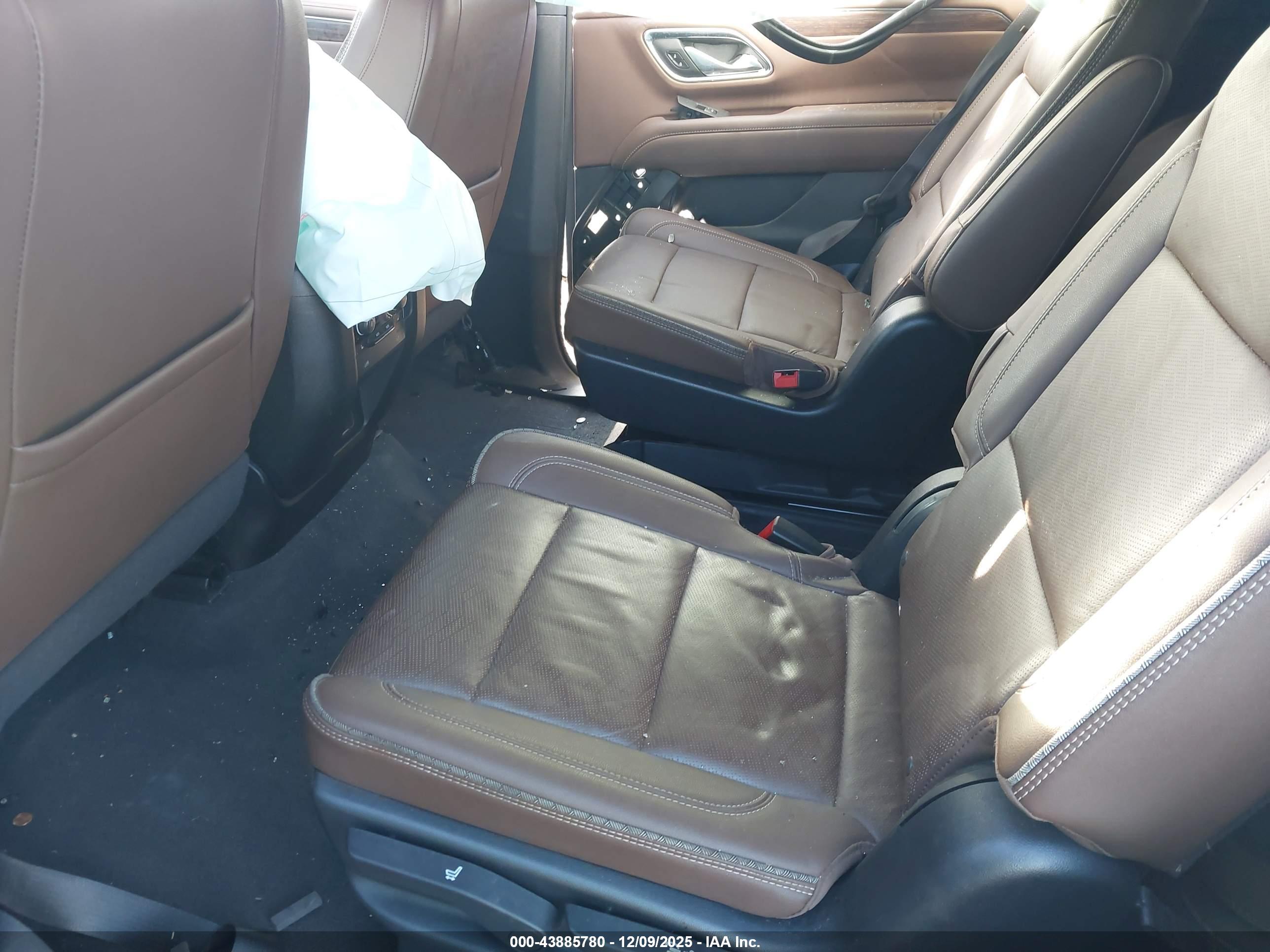 CHEVROLET TAHOE image 8