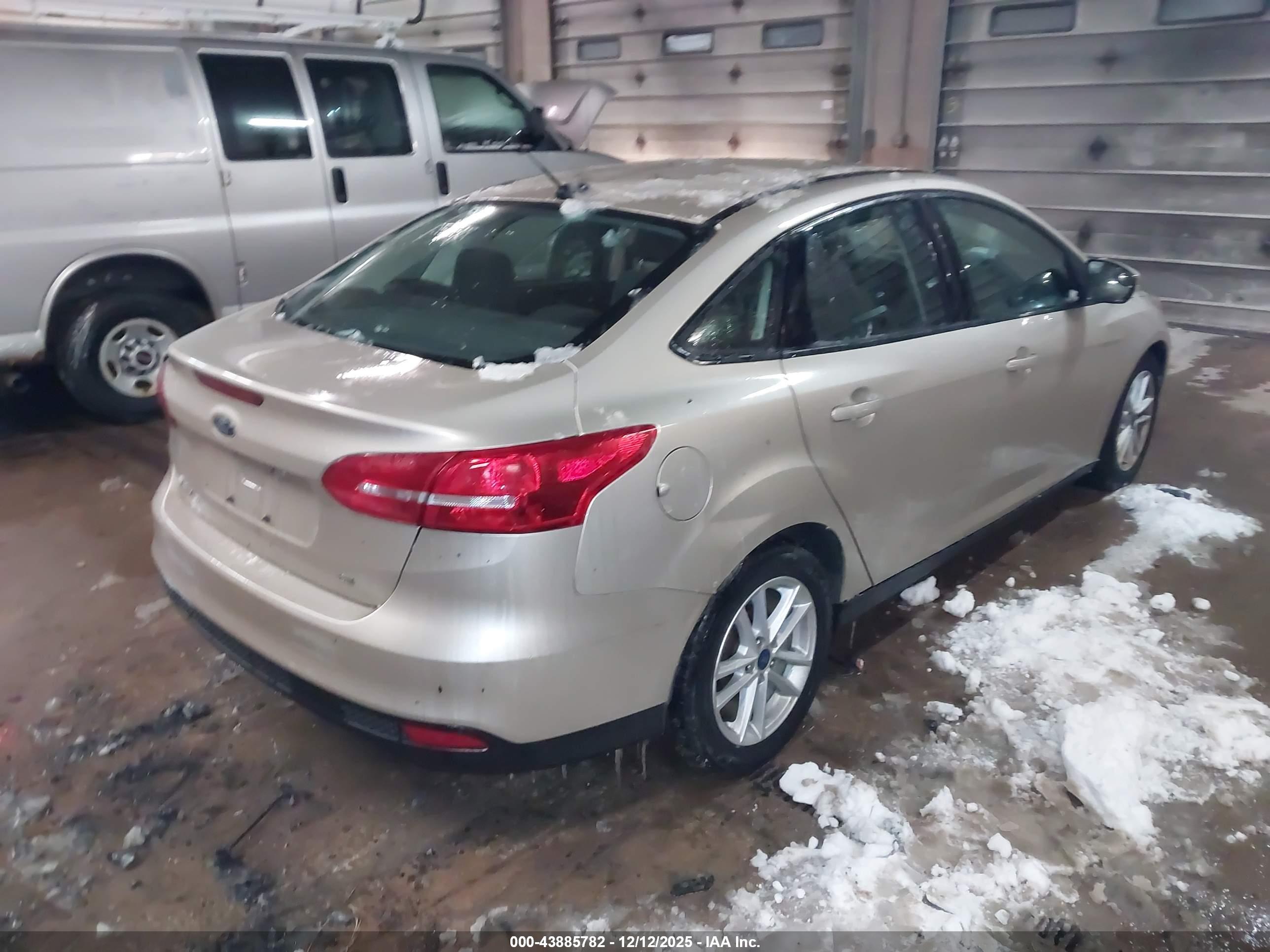 FORD FOCUS image 4