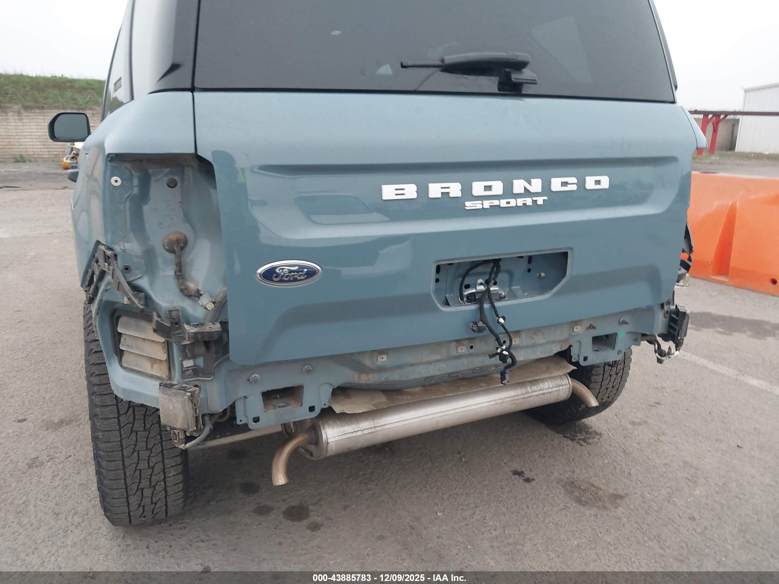 FORD BRONCO image 6