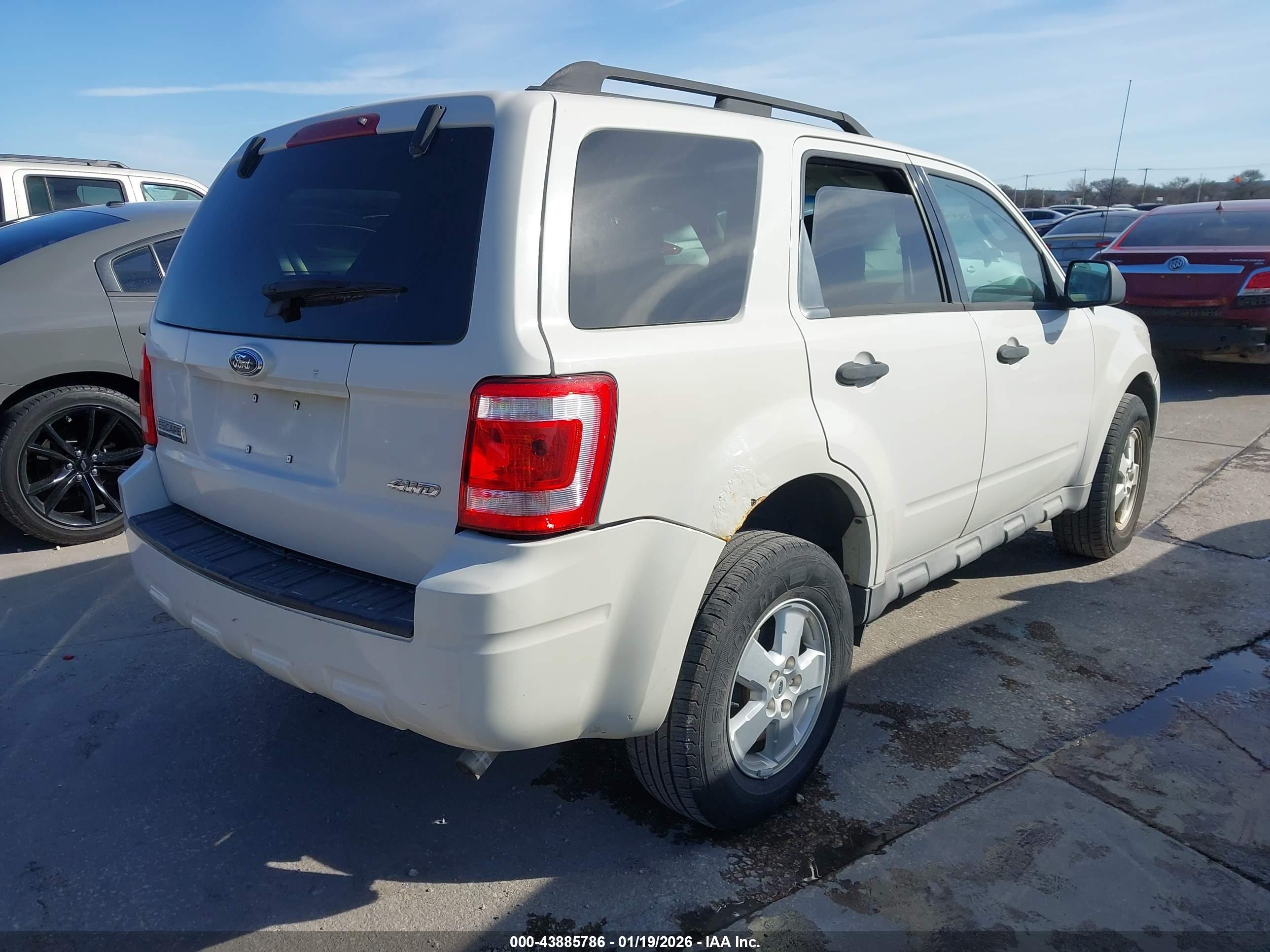 FORD ESCAPE image 4