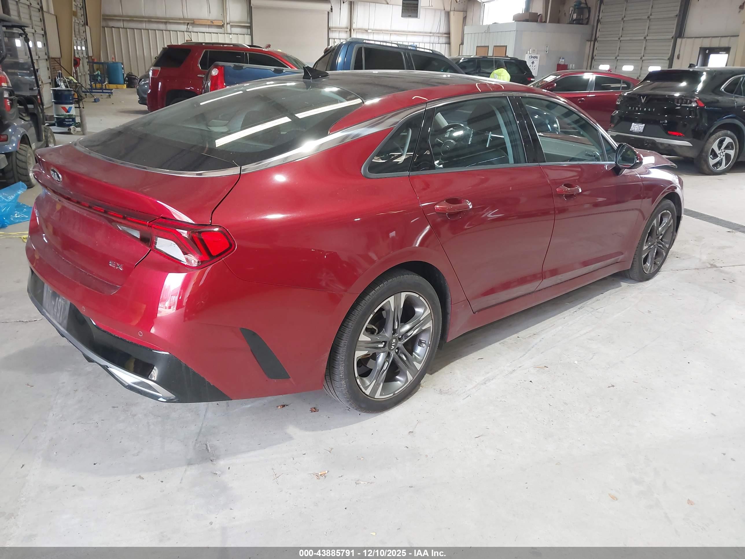 KIA K5 image 4