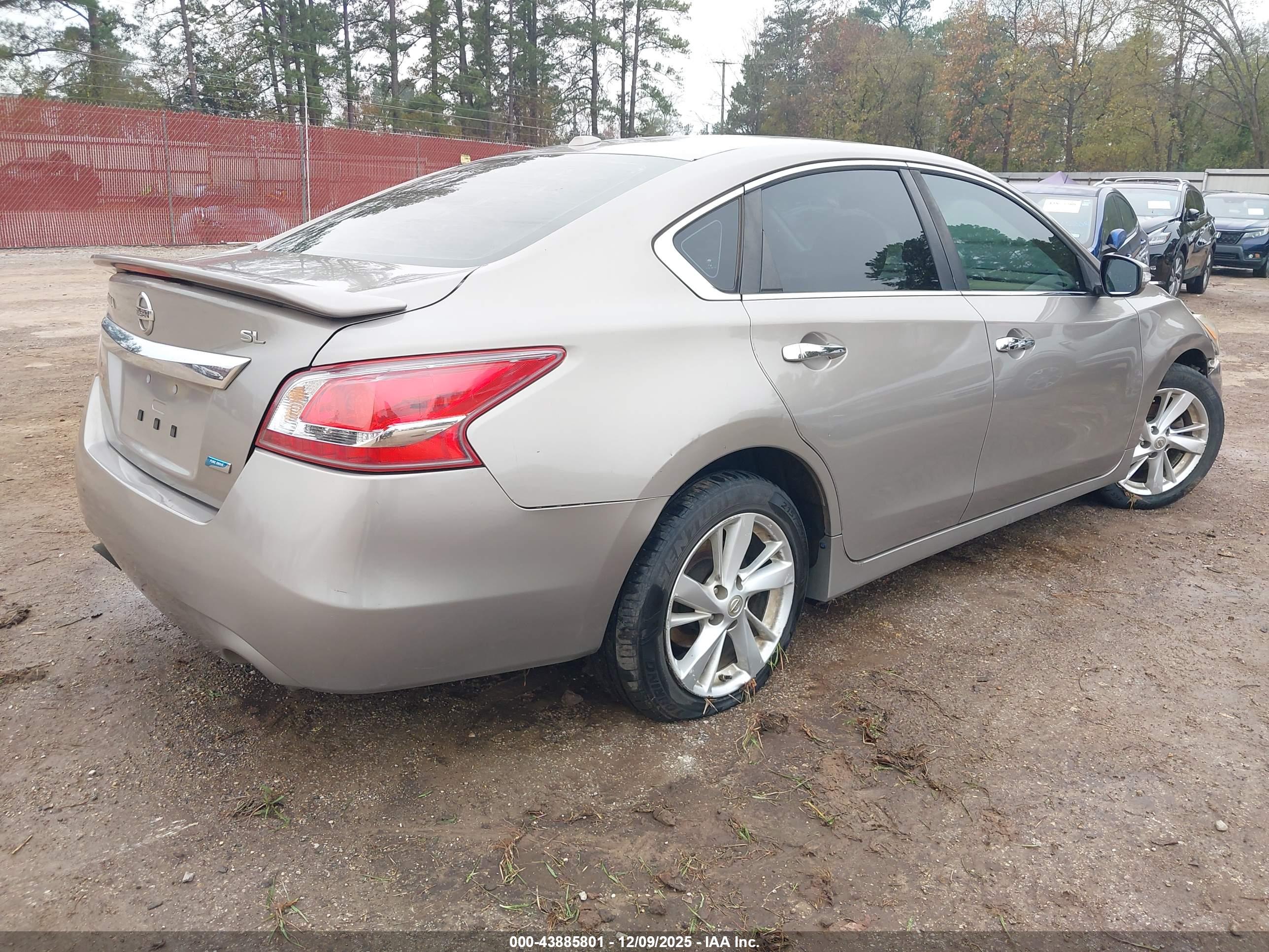 NISSAN ALTIMA image 4