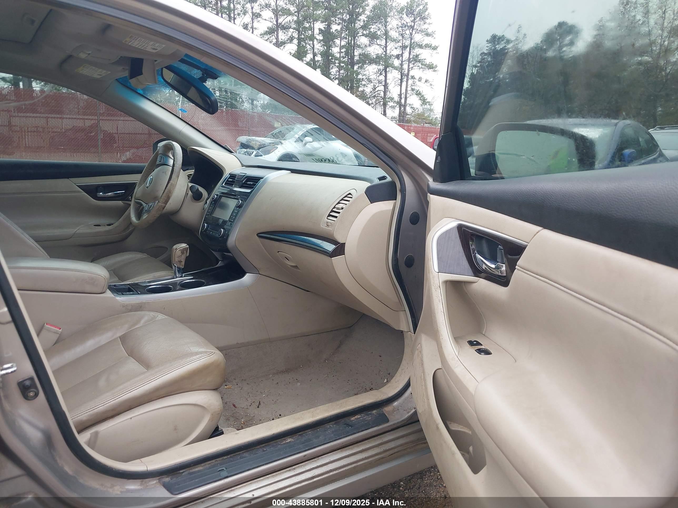 NISSAN ALTIMA image 5