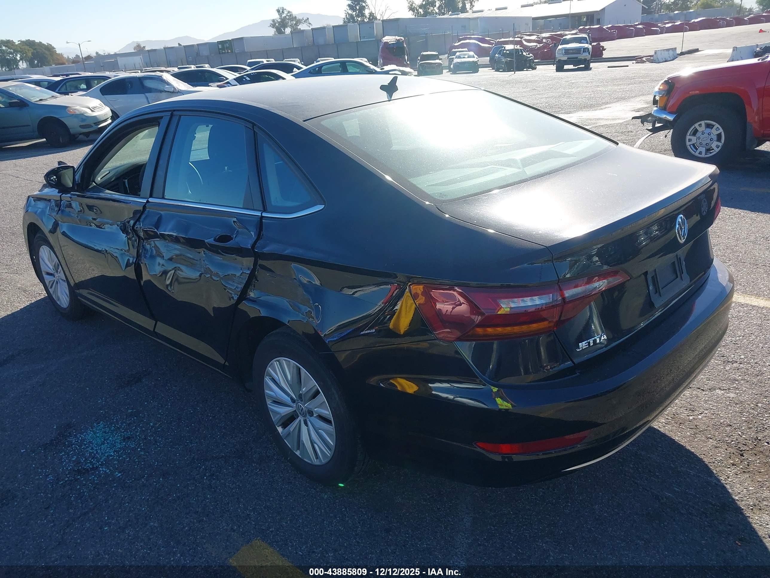 VOLKSWAGEN JETTA image 3