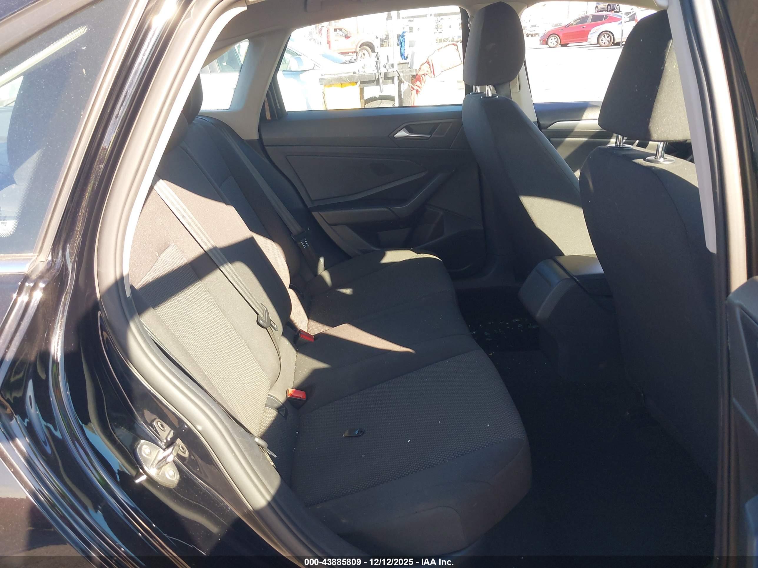 VOLKSWAGEN JETTA image 8