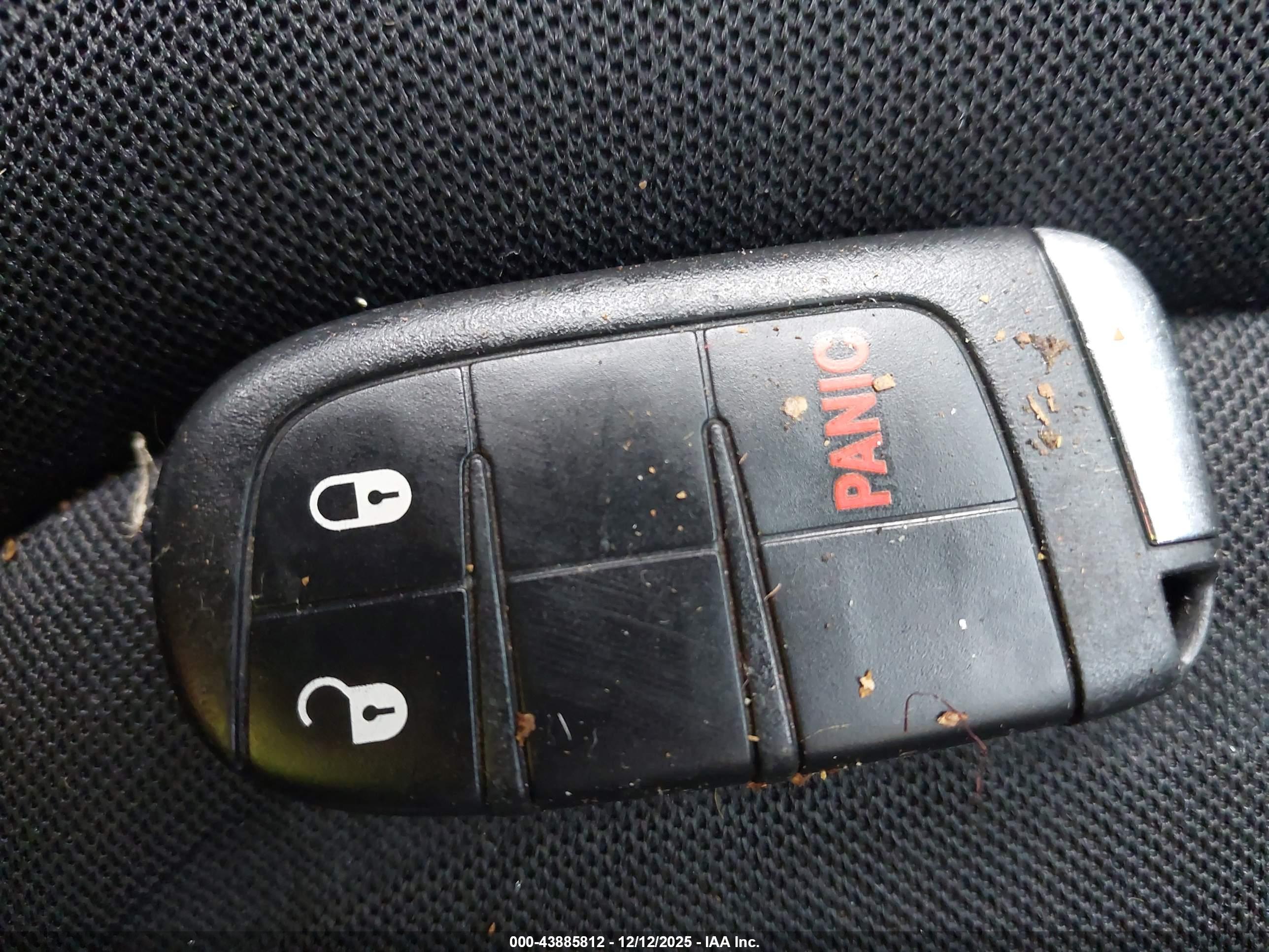 JEEP RENEGADE image 11