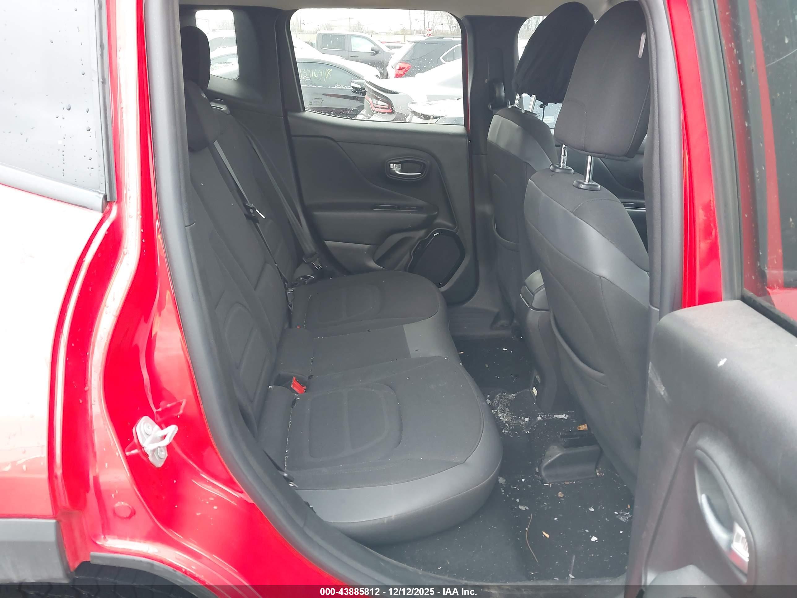 JEEP RENEGADE image 8