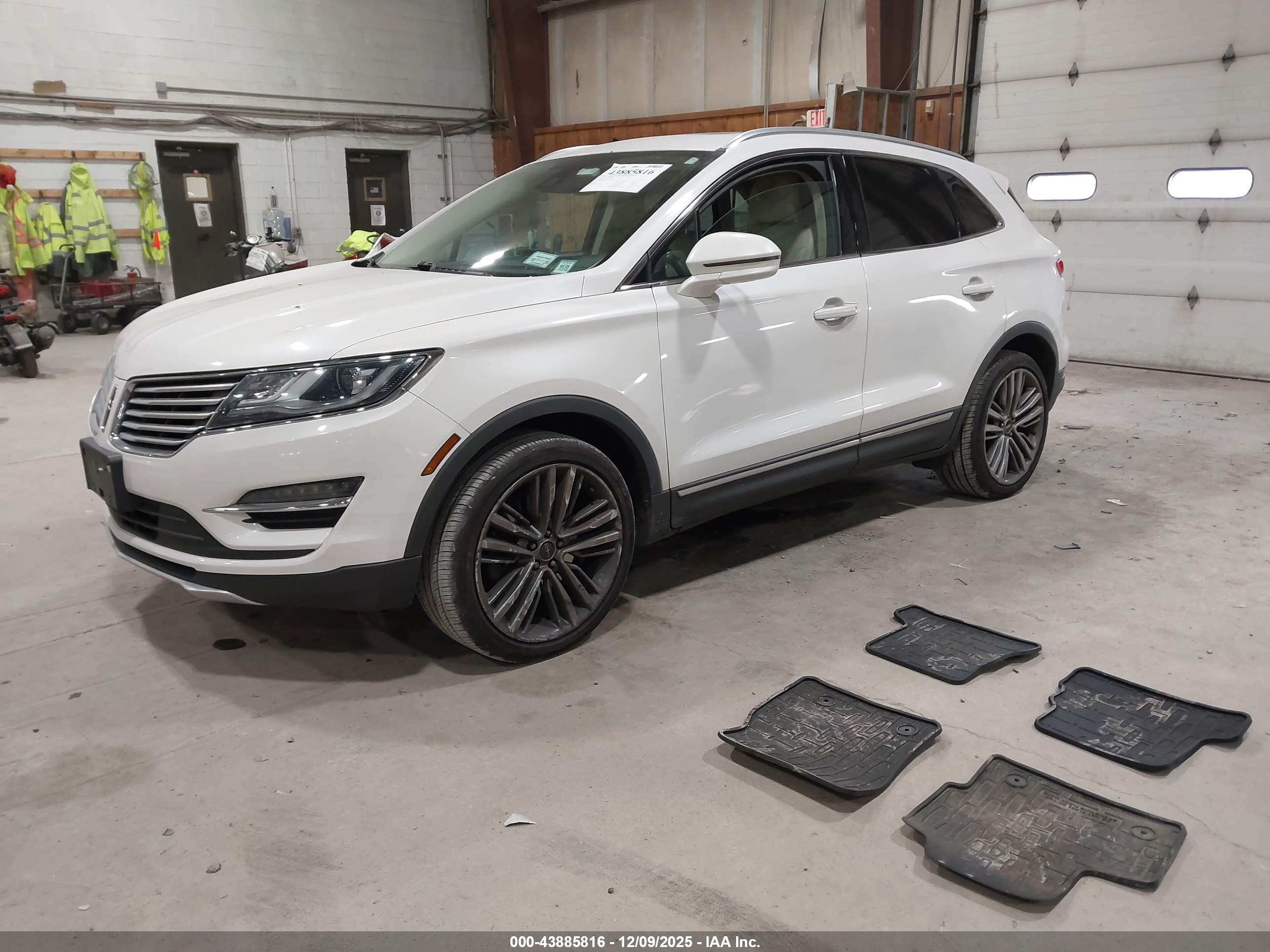 LINCOLN MKC image 2