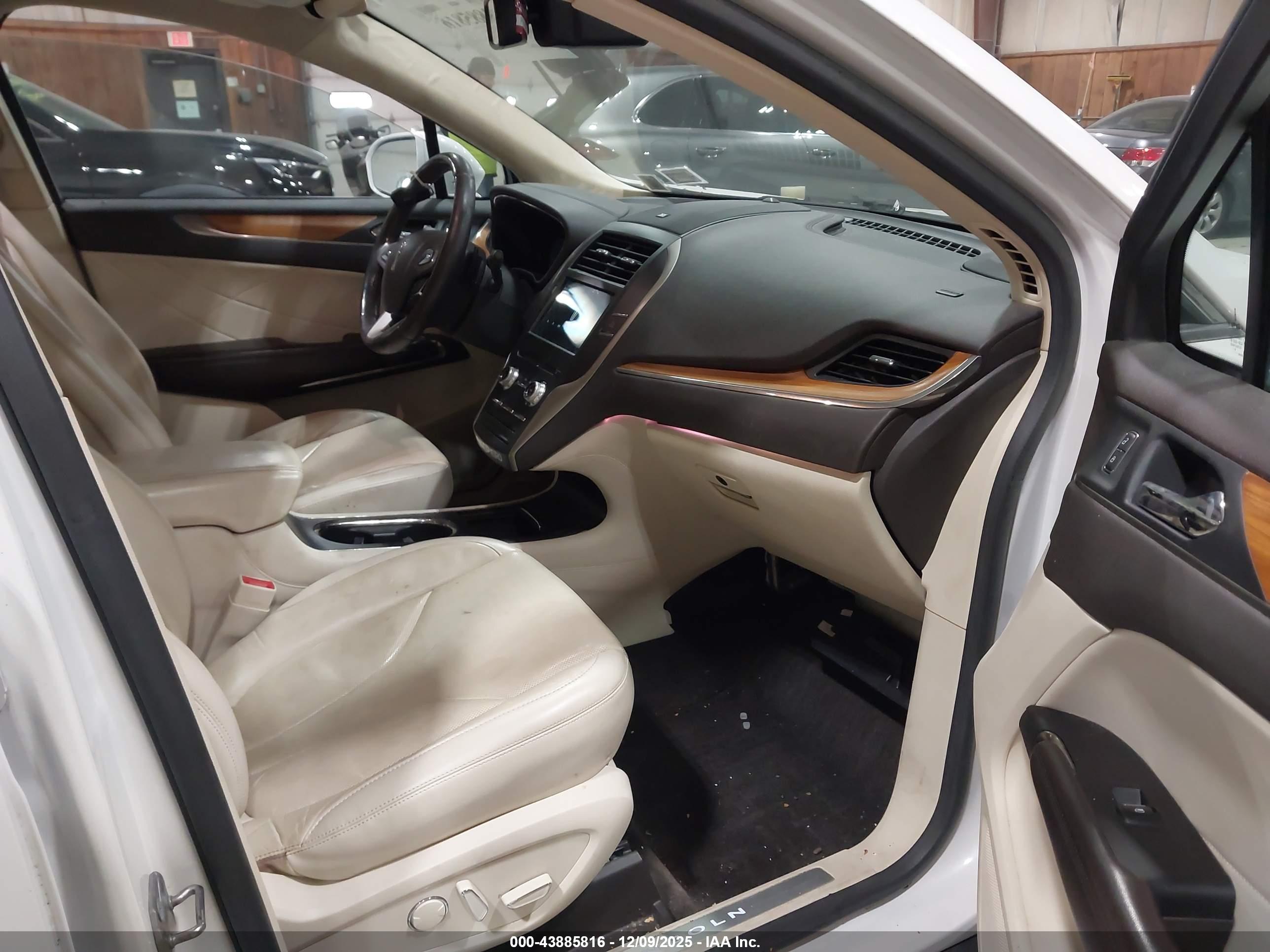 LINCOLN MKC image 5