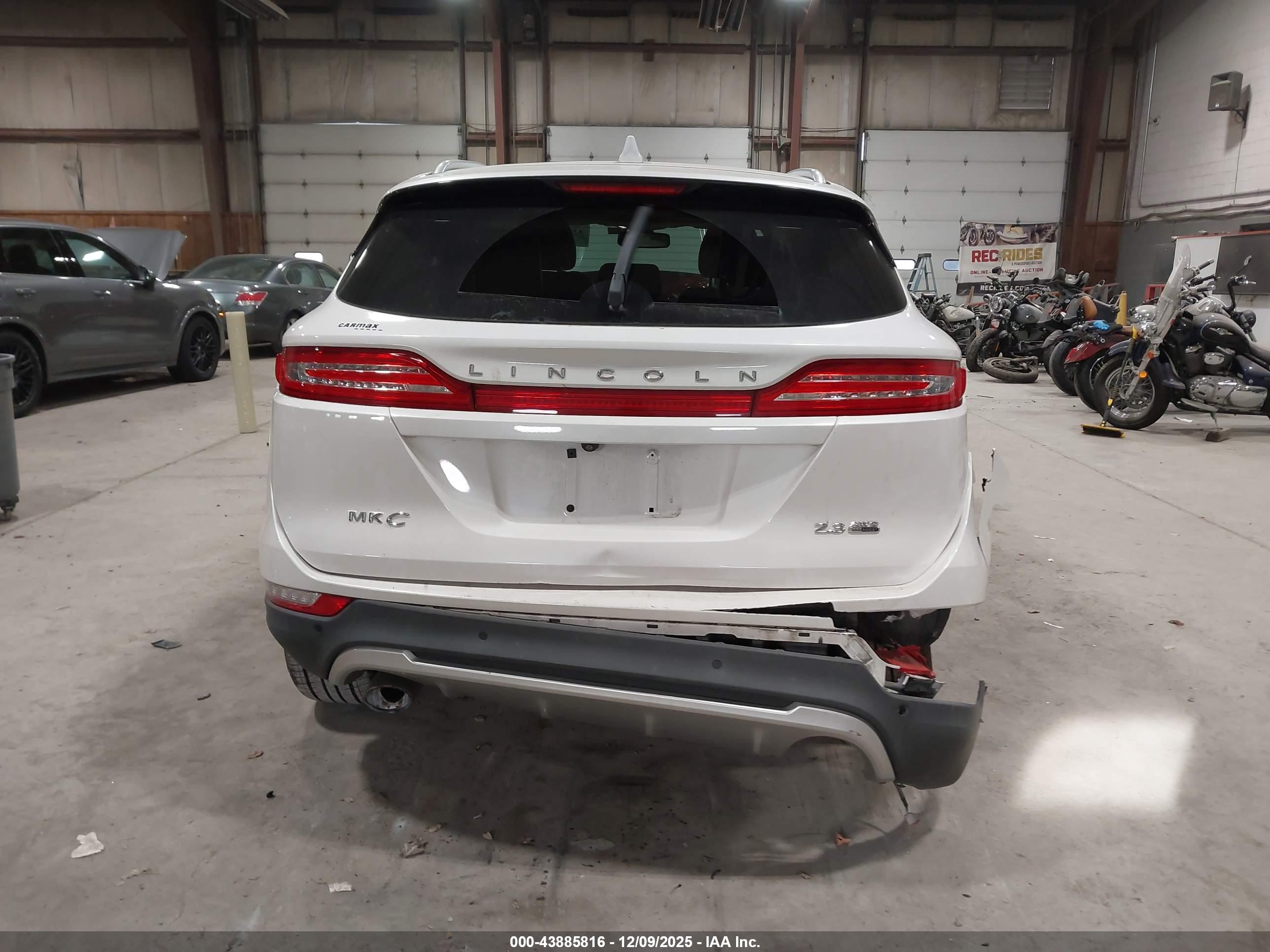 LINCOLN MKC image 6