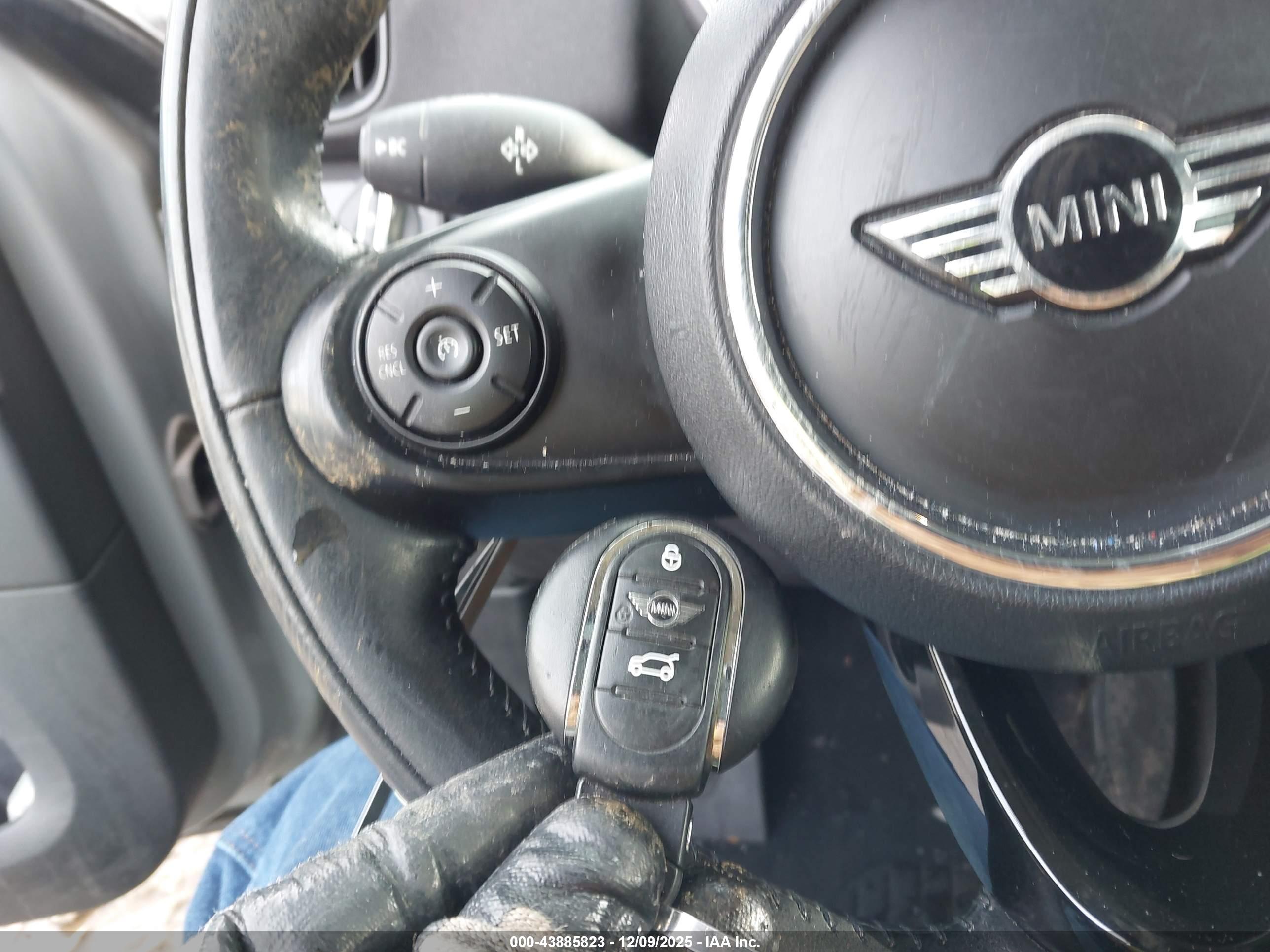 MINI COUNTRYMAN image 11