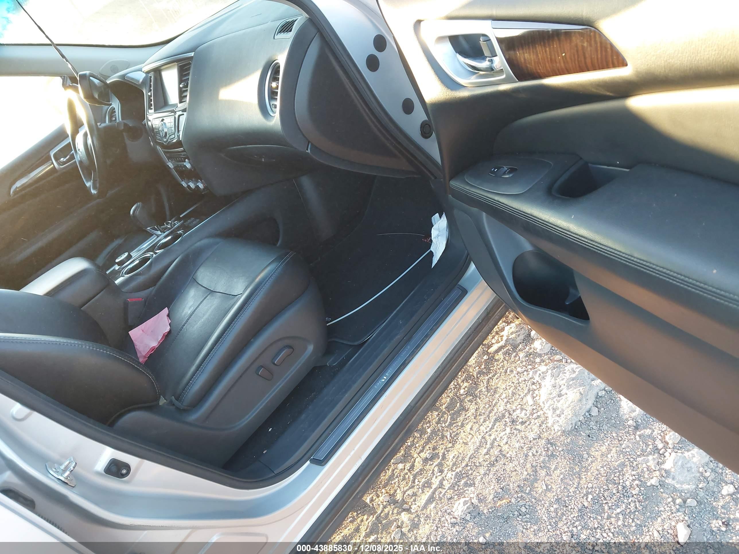 NISSAN PATHFINDER image 5