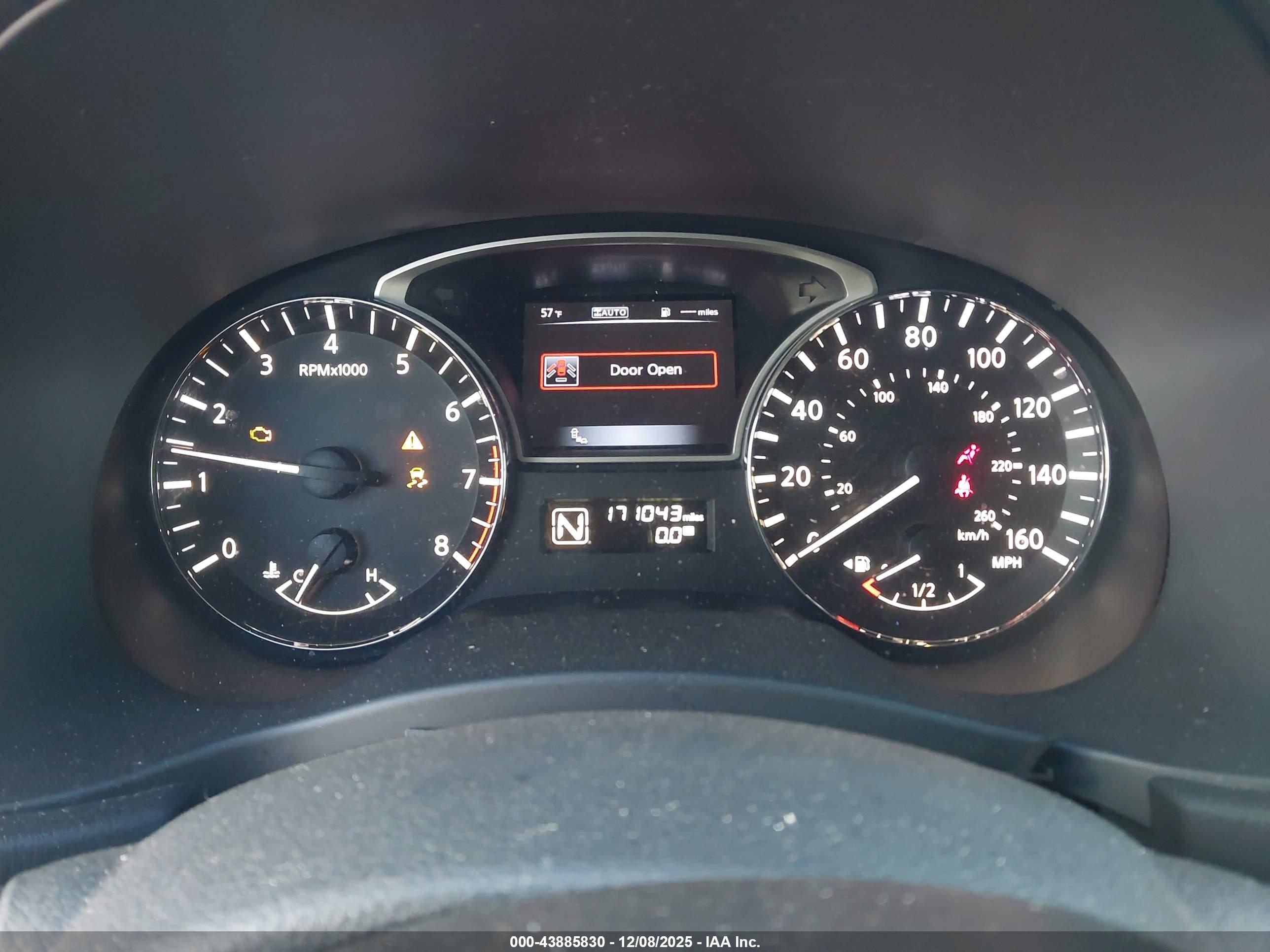 NISSAN PATHFINDER image 7