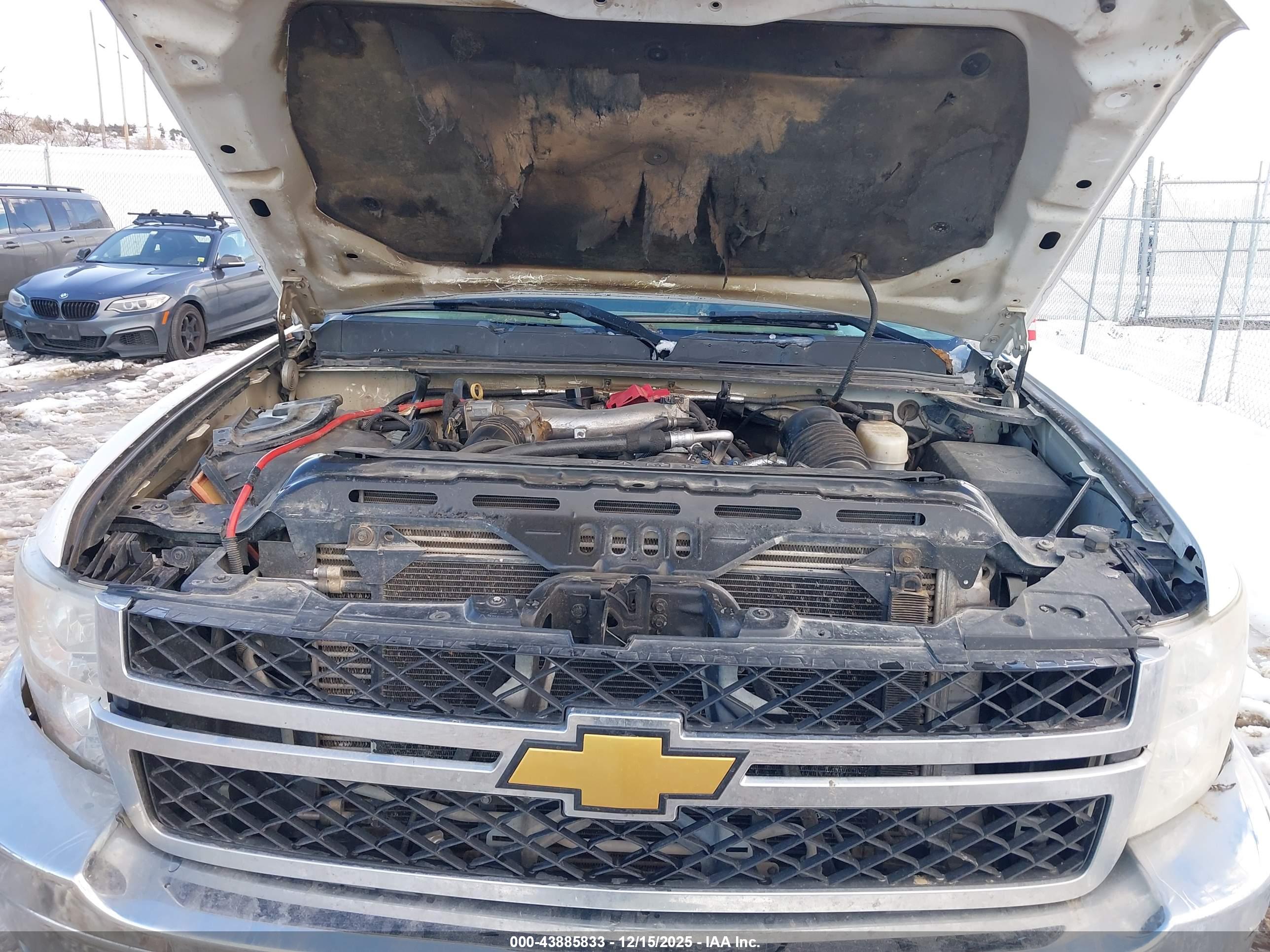 CHEVROLET SILVERADO image 10