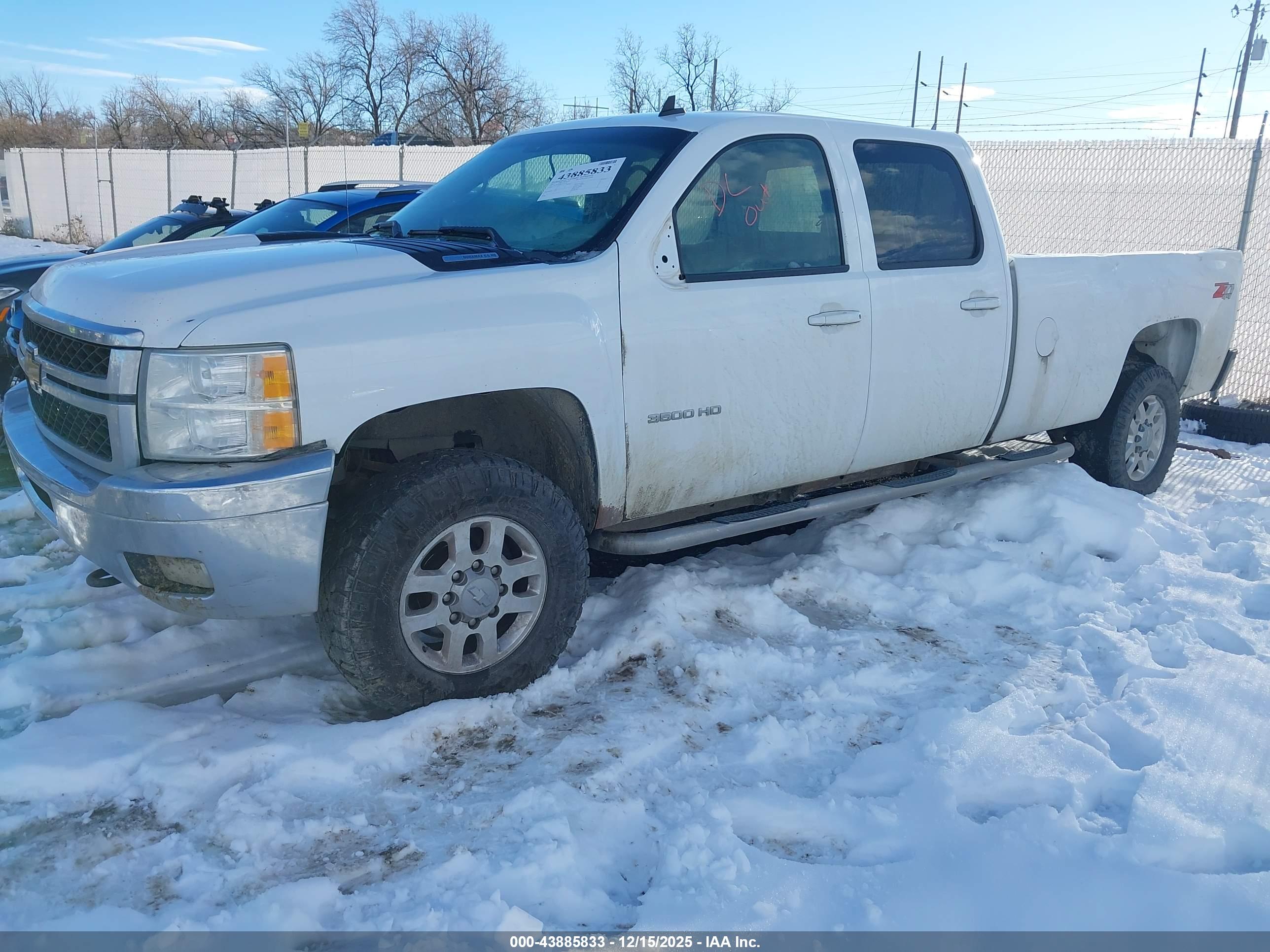 CHEVROLET SILVERADO image 2