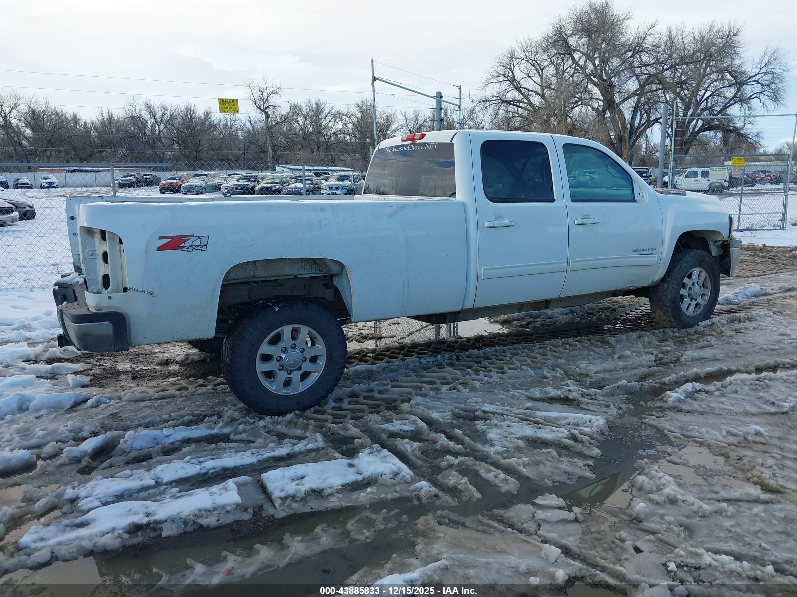 CHEVROLET SILVERADO image 4