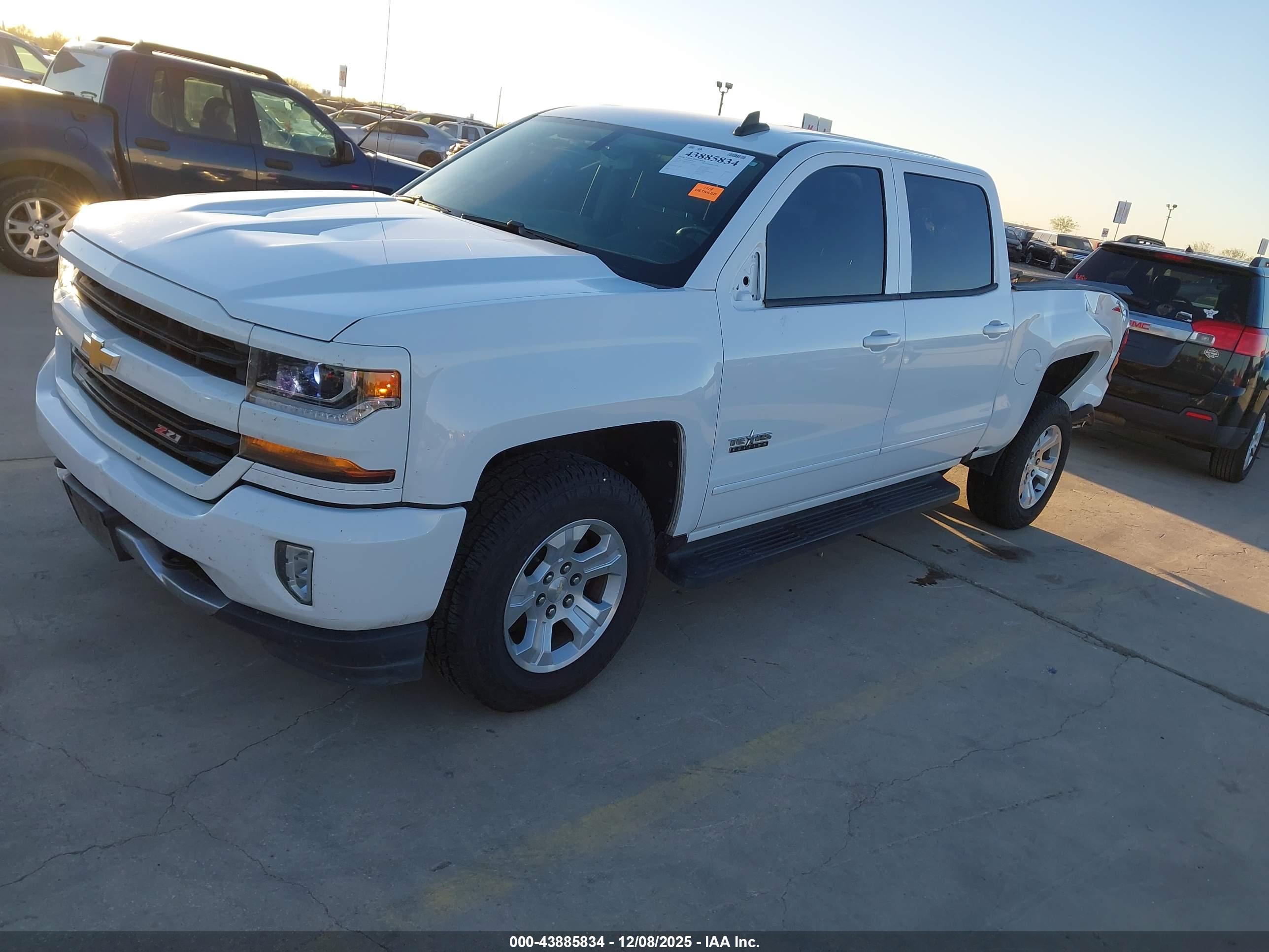 CHEVROLET SILVERADO image 2