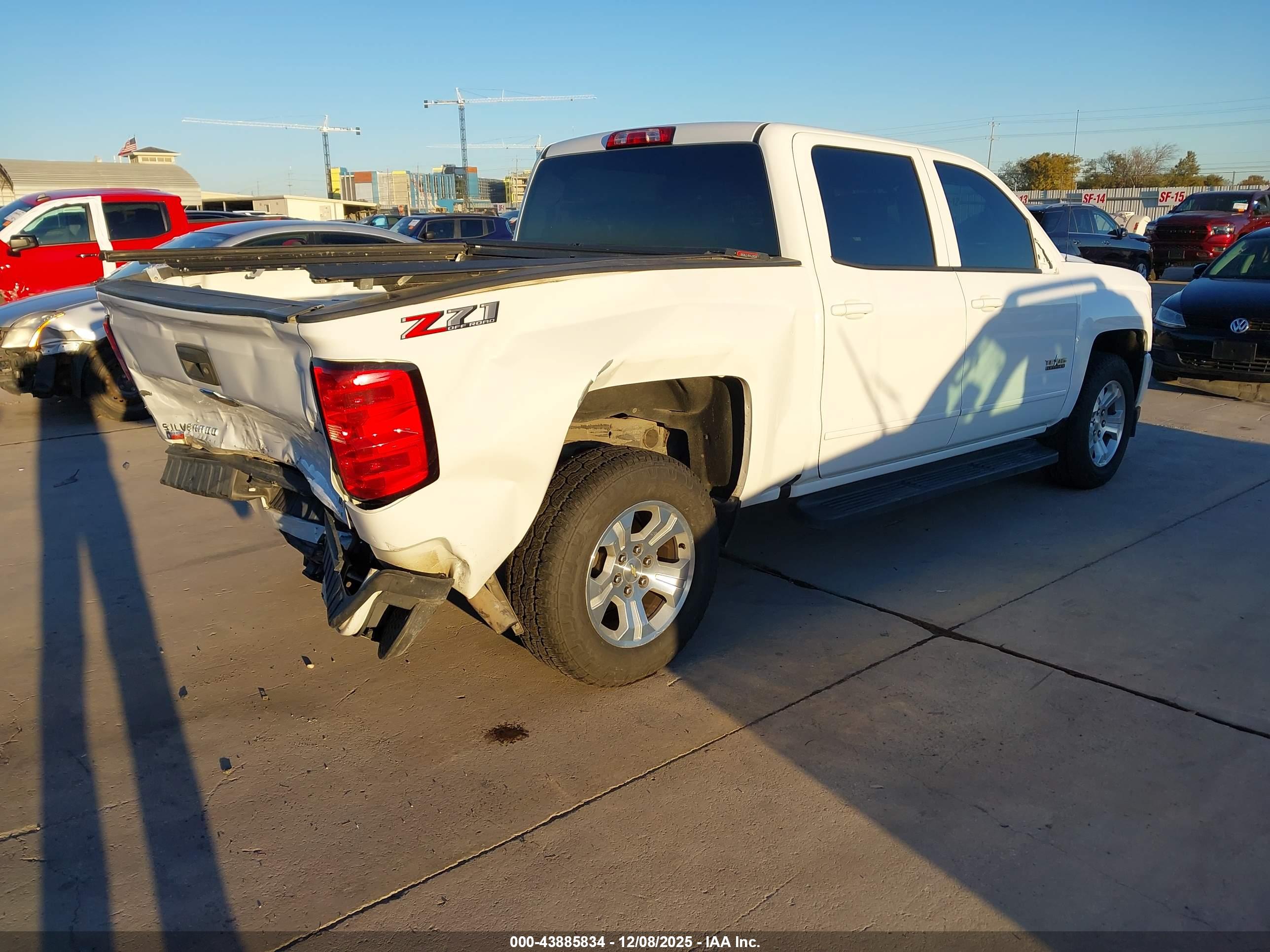 CHEVROLET SILVERADO image 4