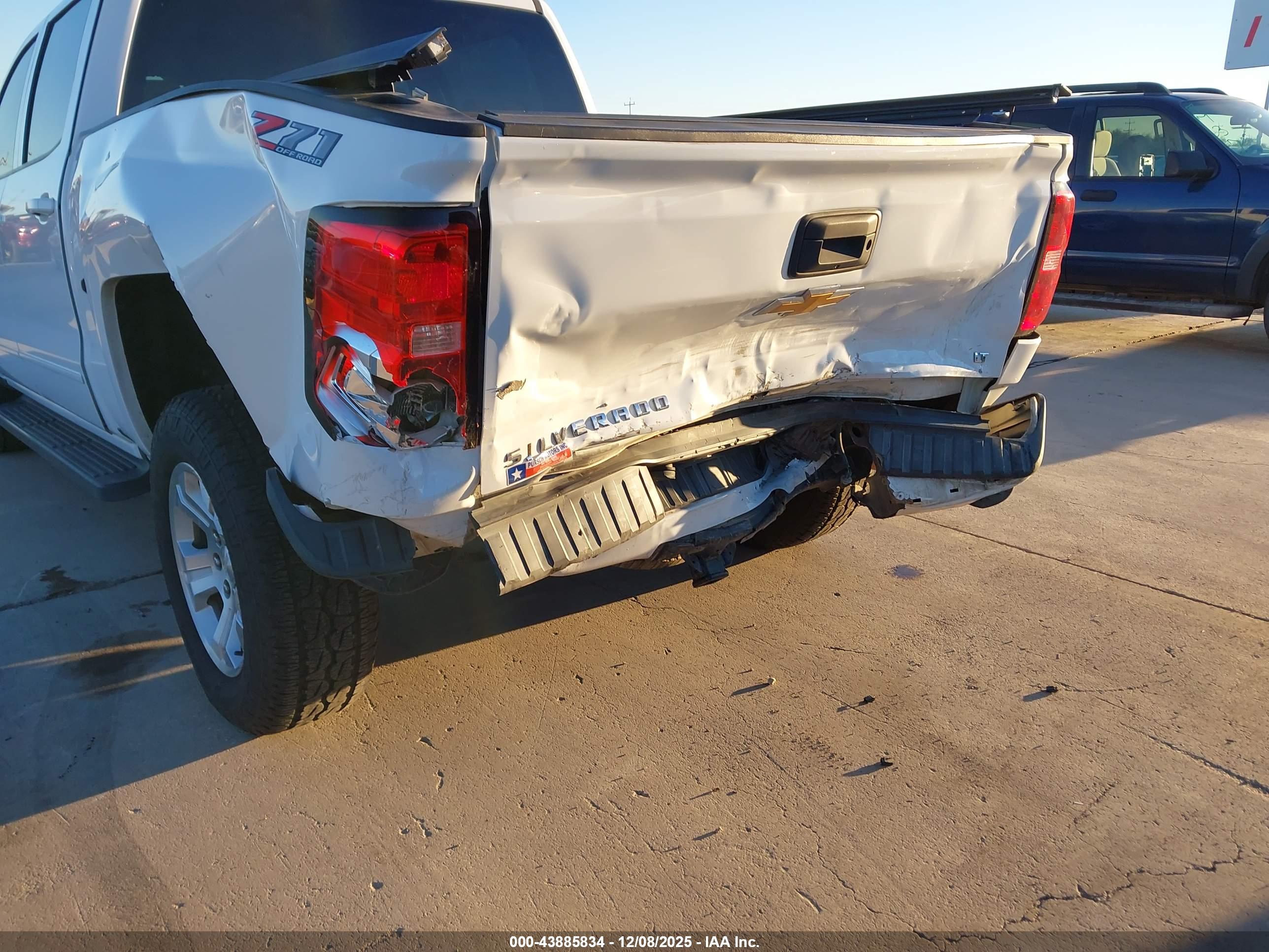 CHEVROLET SILVERADO image 6