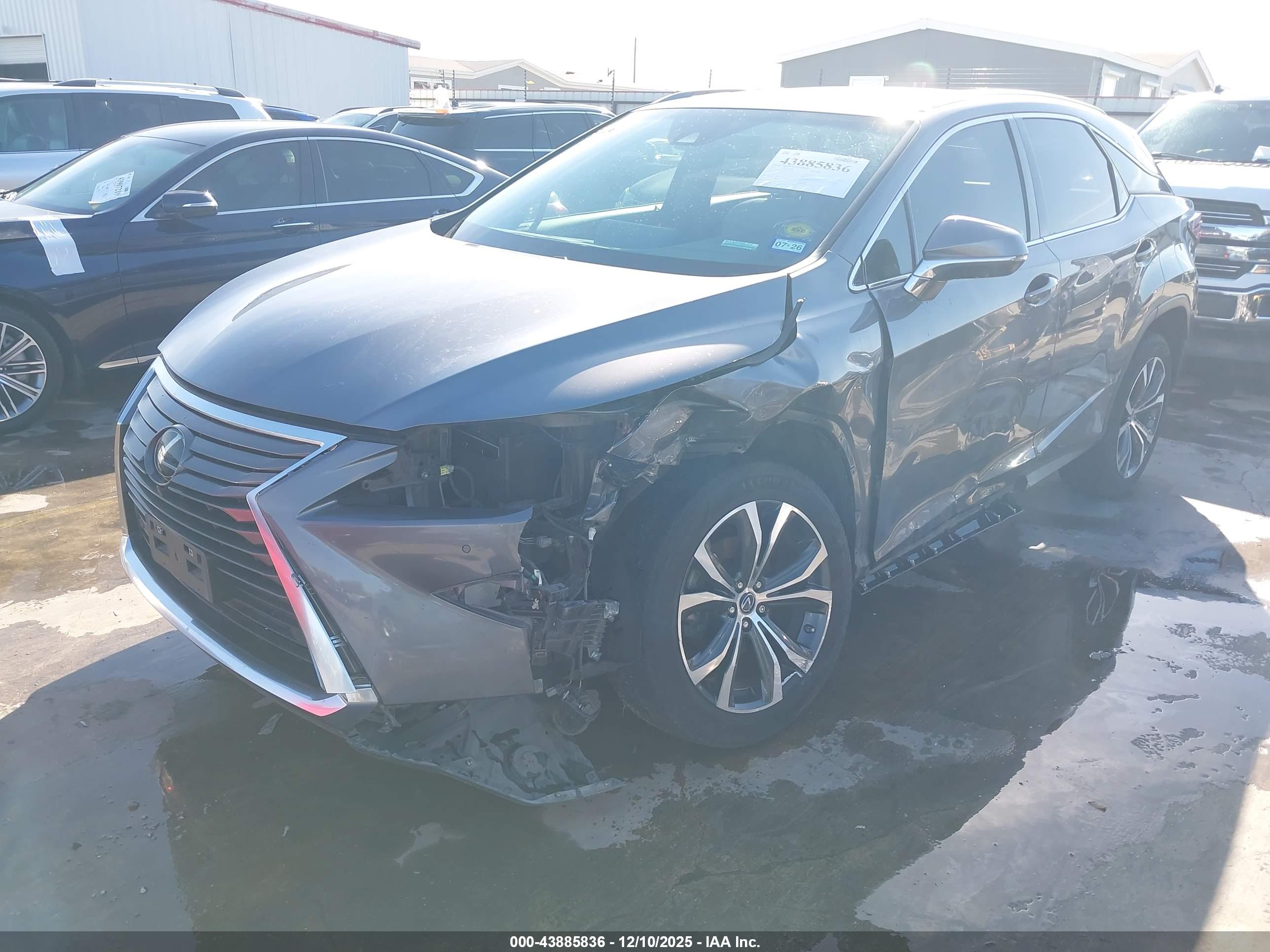 LEXUS RX image 2