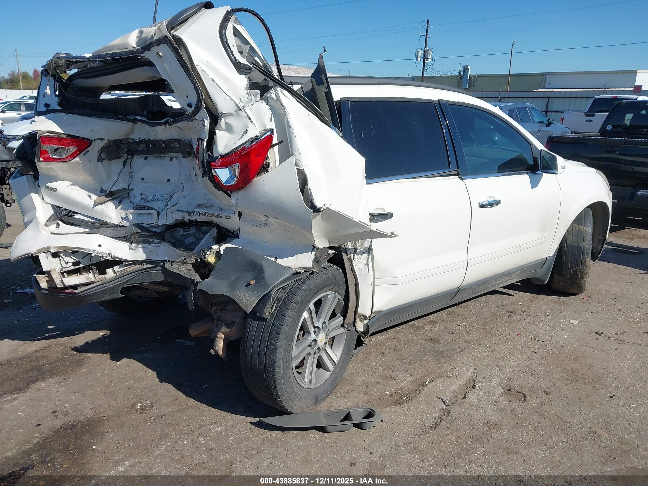 CHEVROLET TRAVERSE image 4