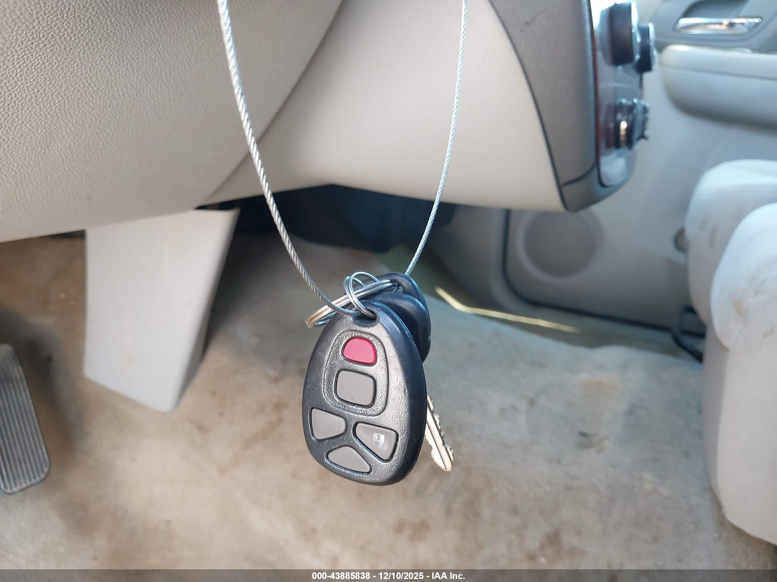 CHEVROLET TAHOE image 11
