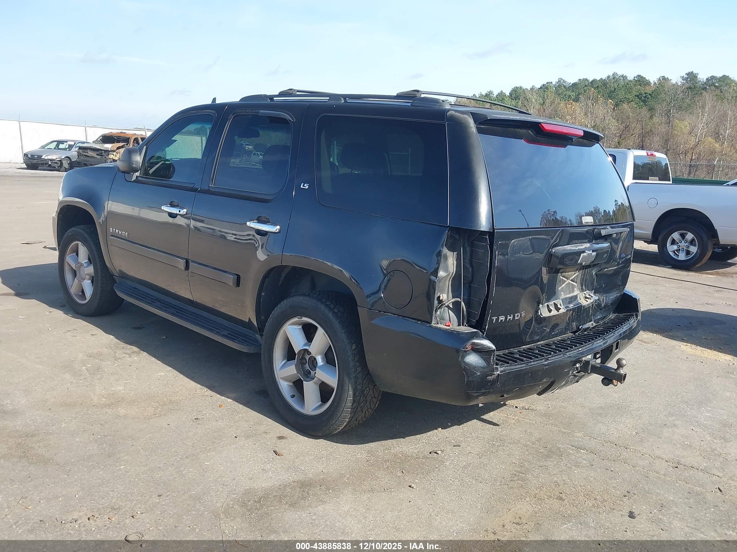 CHEVROLET TAHOE image 3