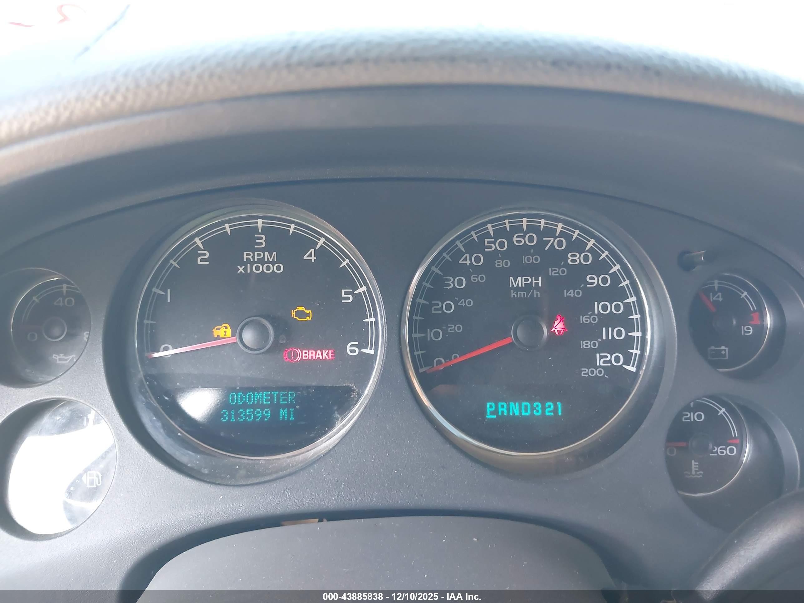 CHEVROLET TAHOE image 7