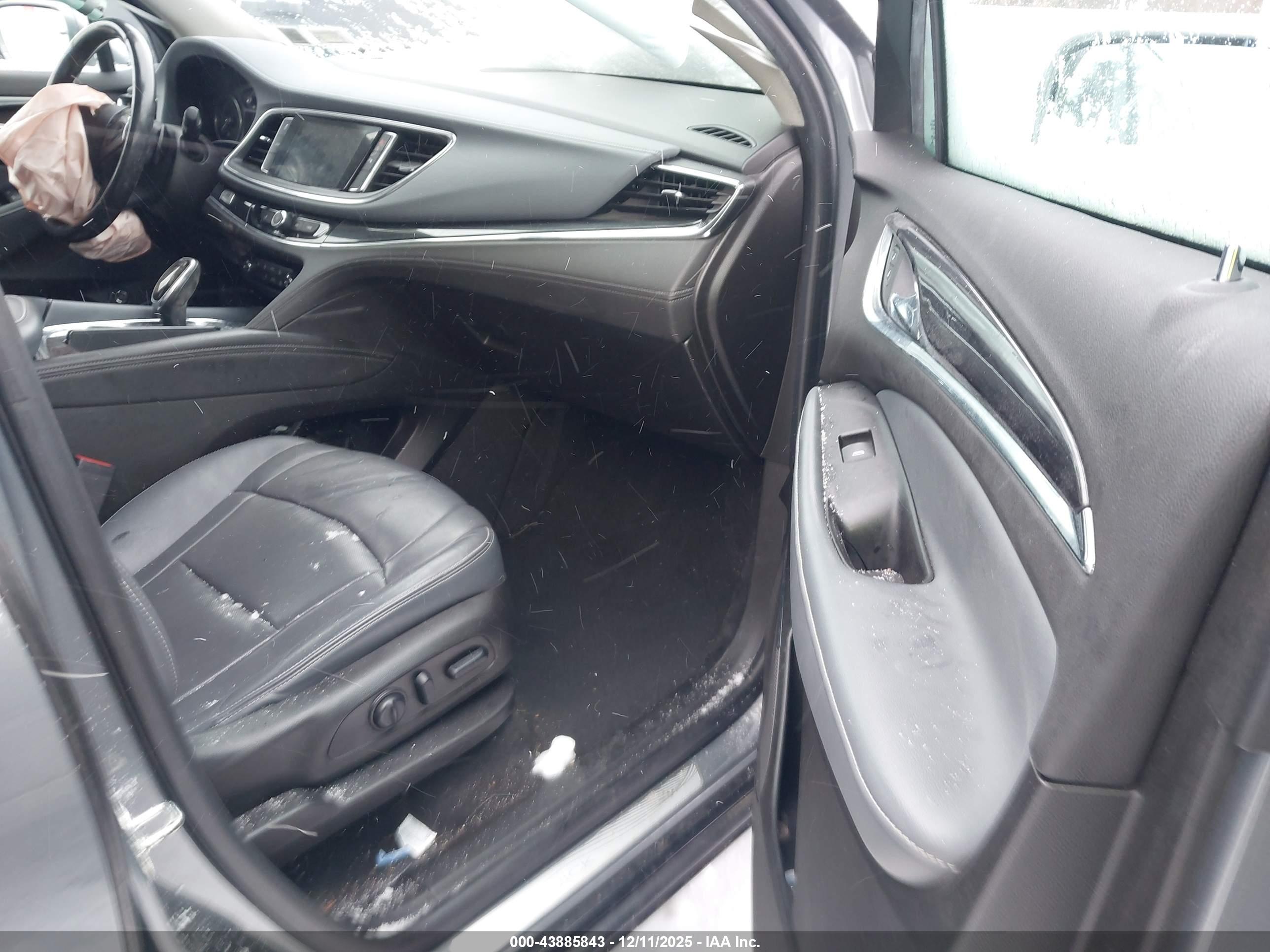 BUICK ENCLAVE image 5