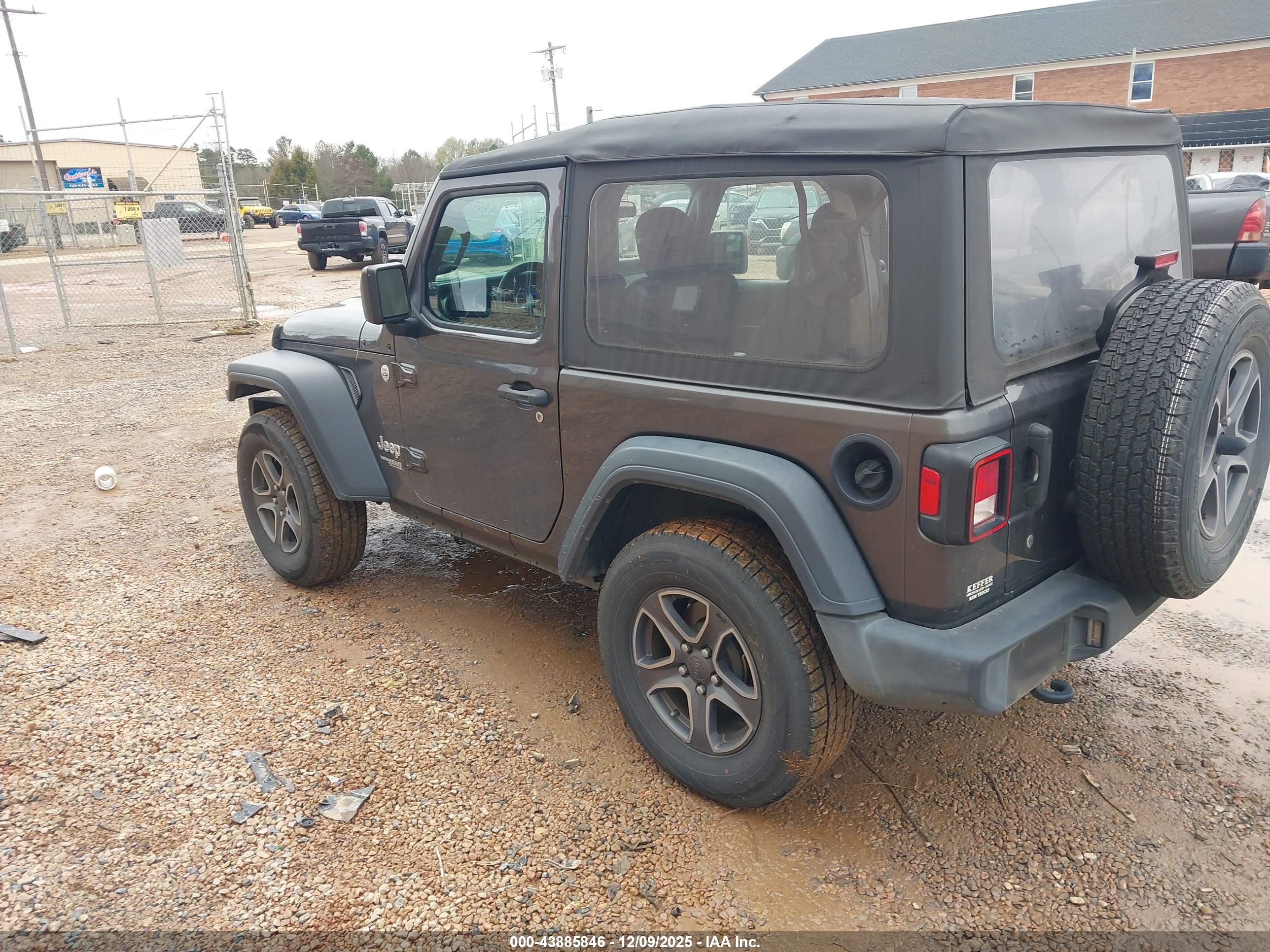 JEEP WRANGLER image 3