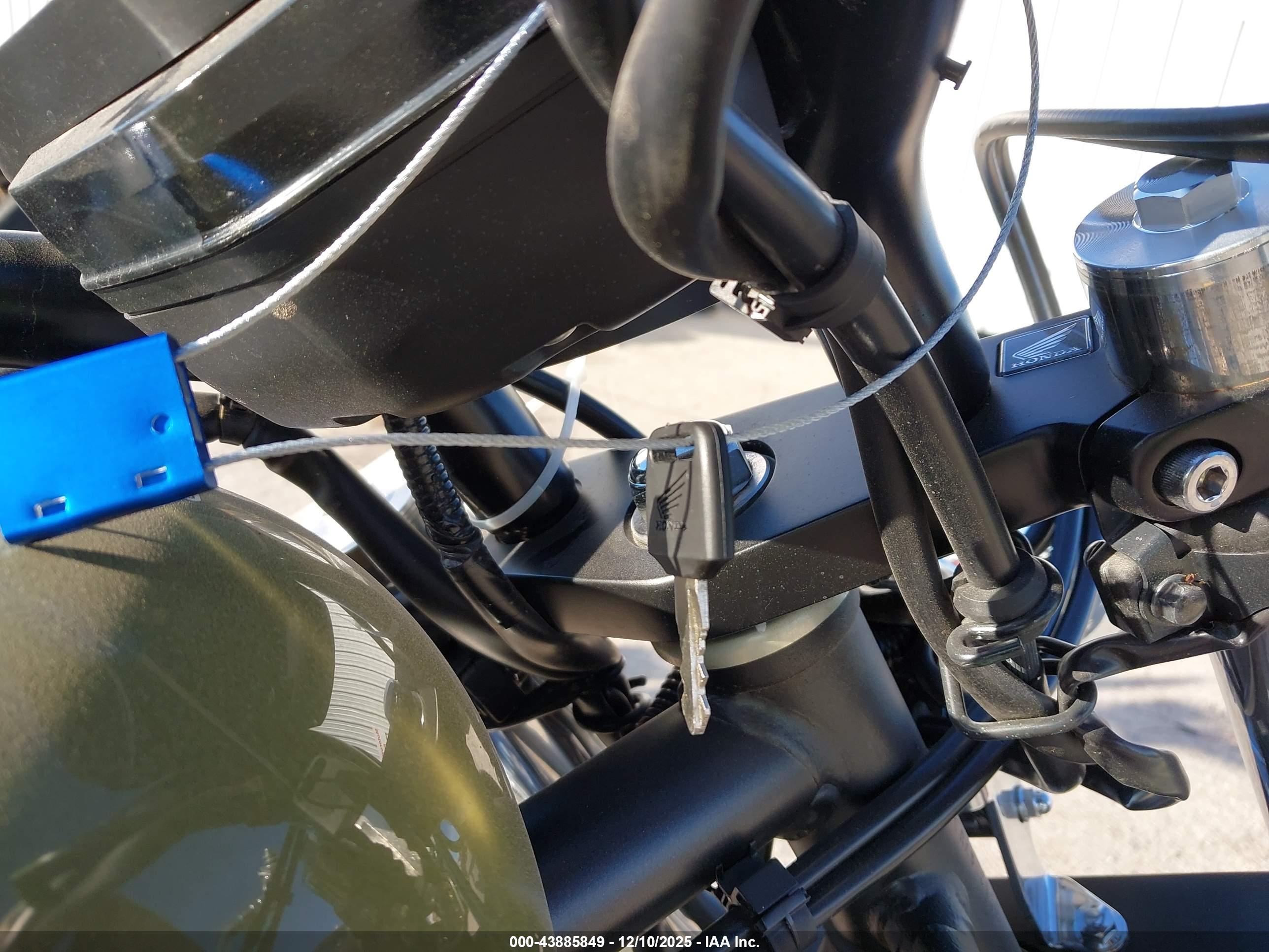 HONDA VT1300 image 11
