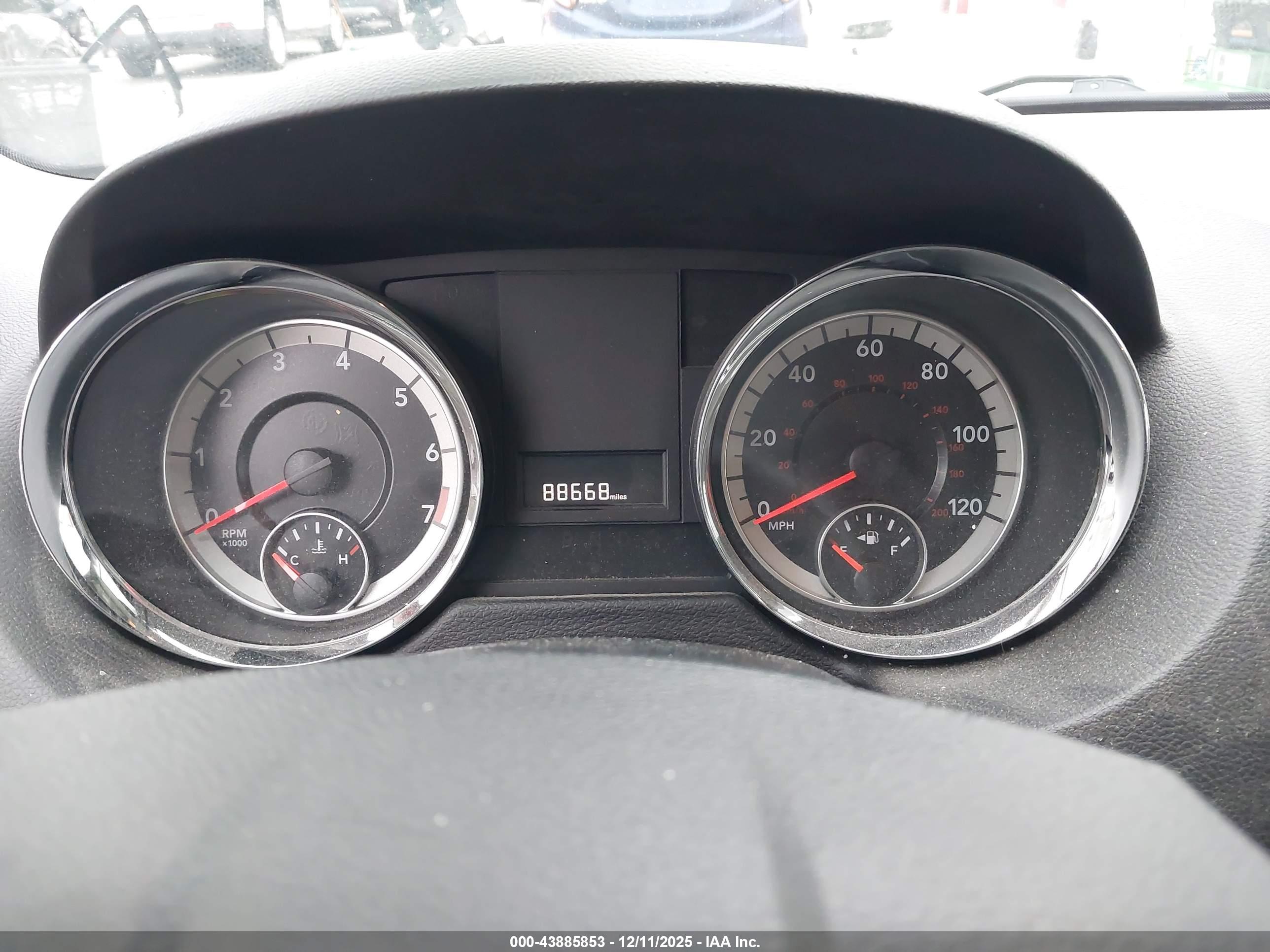 DODGE GRAND image 7