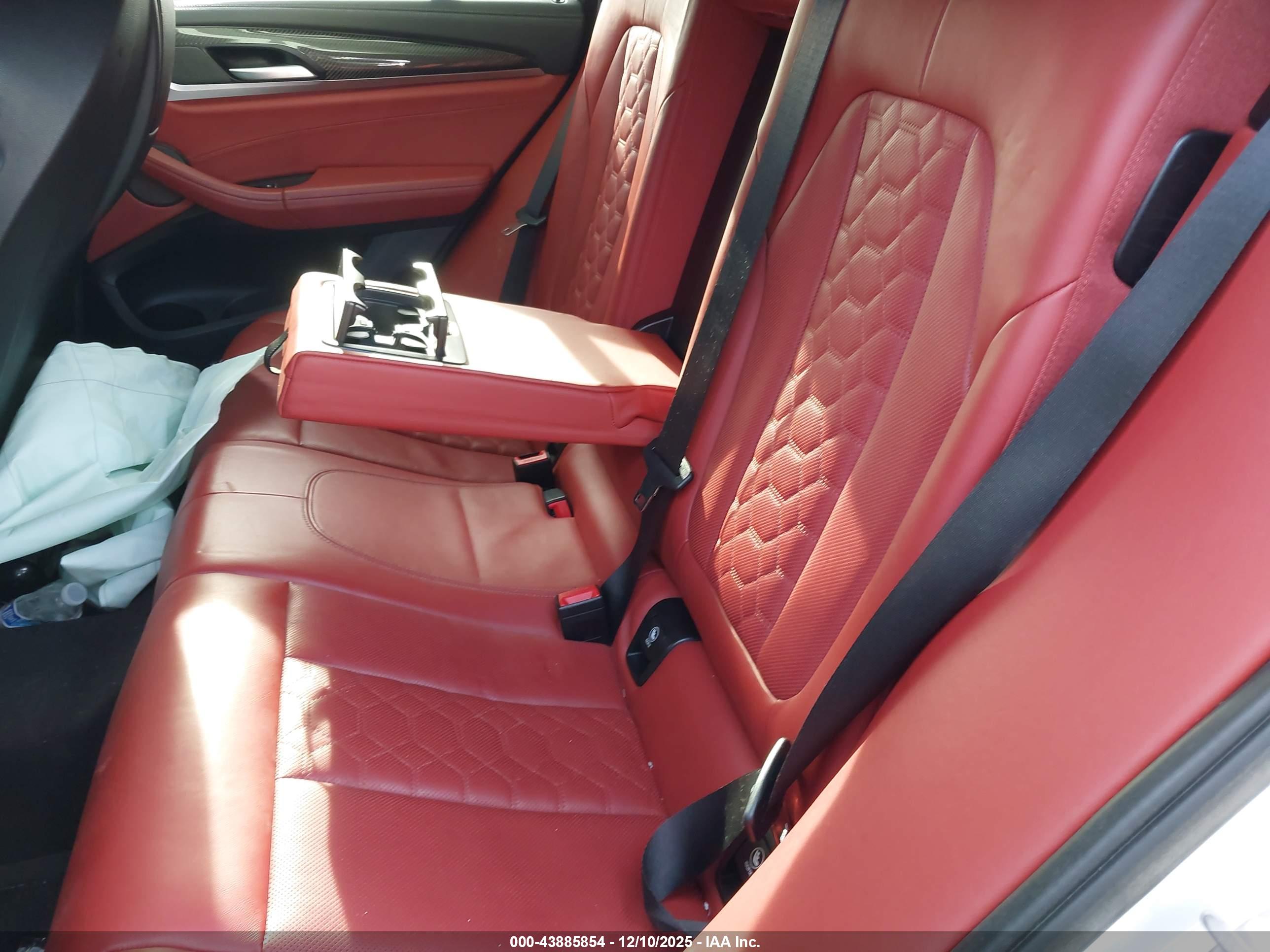 BMW X4 image 8