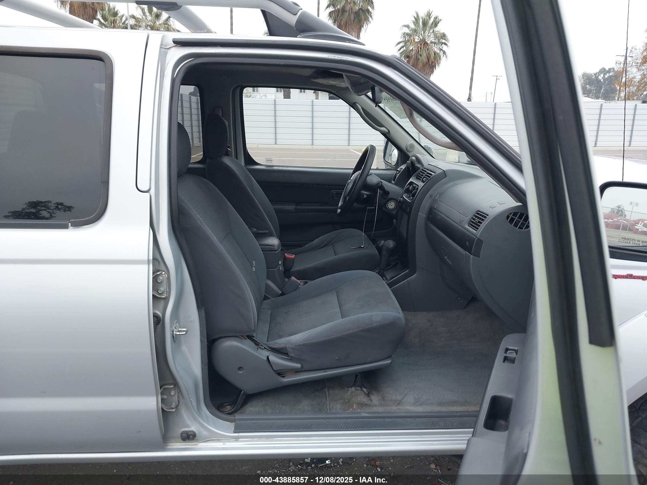 NISSAN FRONTIER image 5
