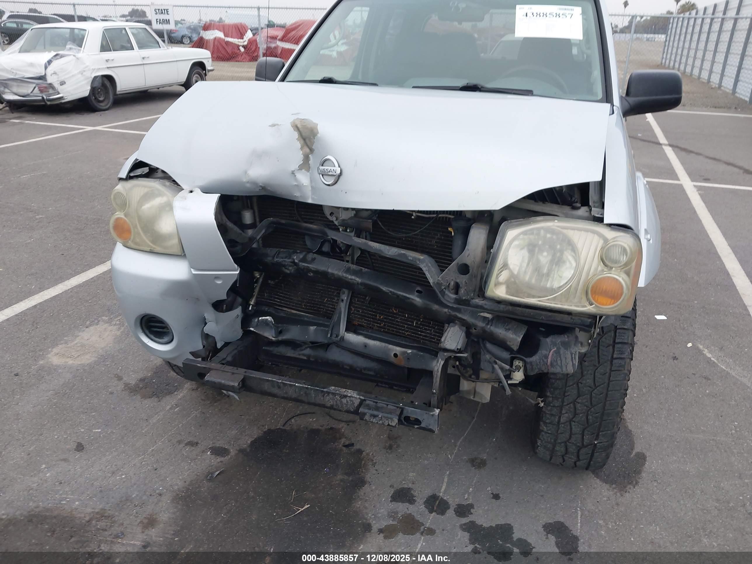 NISSAN FRONTIER image 6