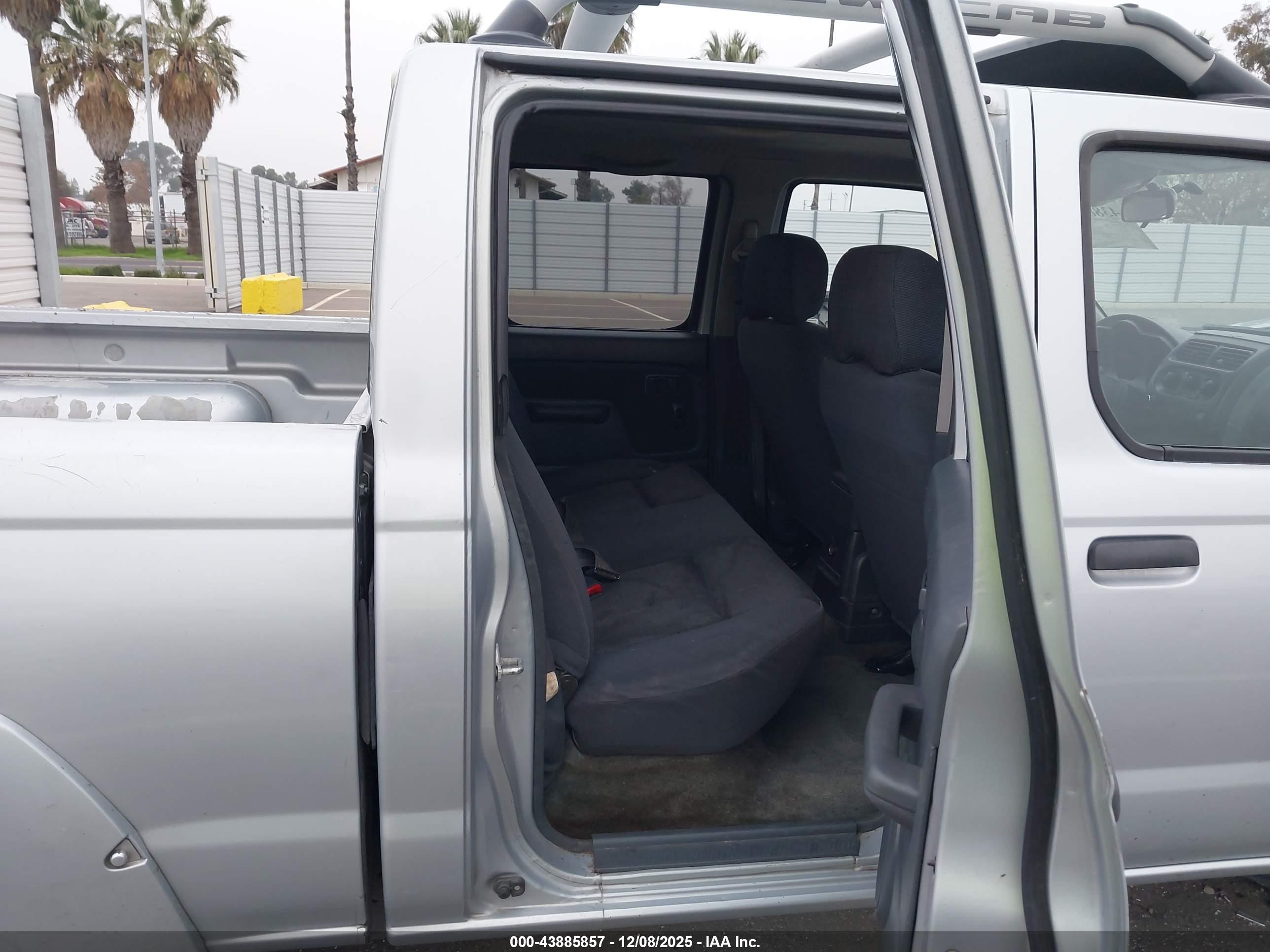NISSAN FRONTIER image 8