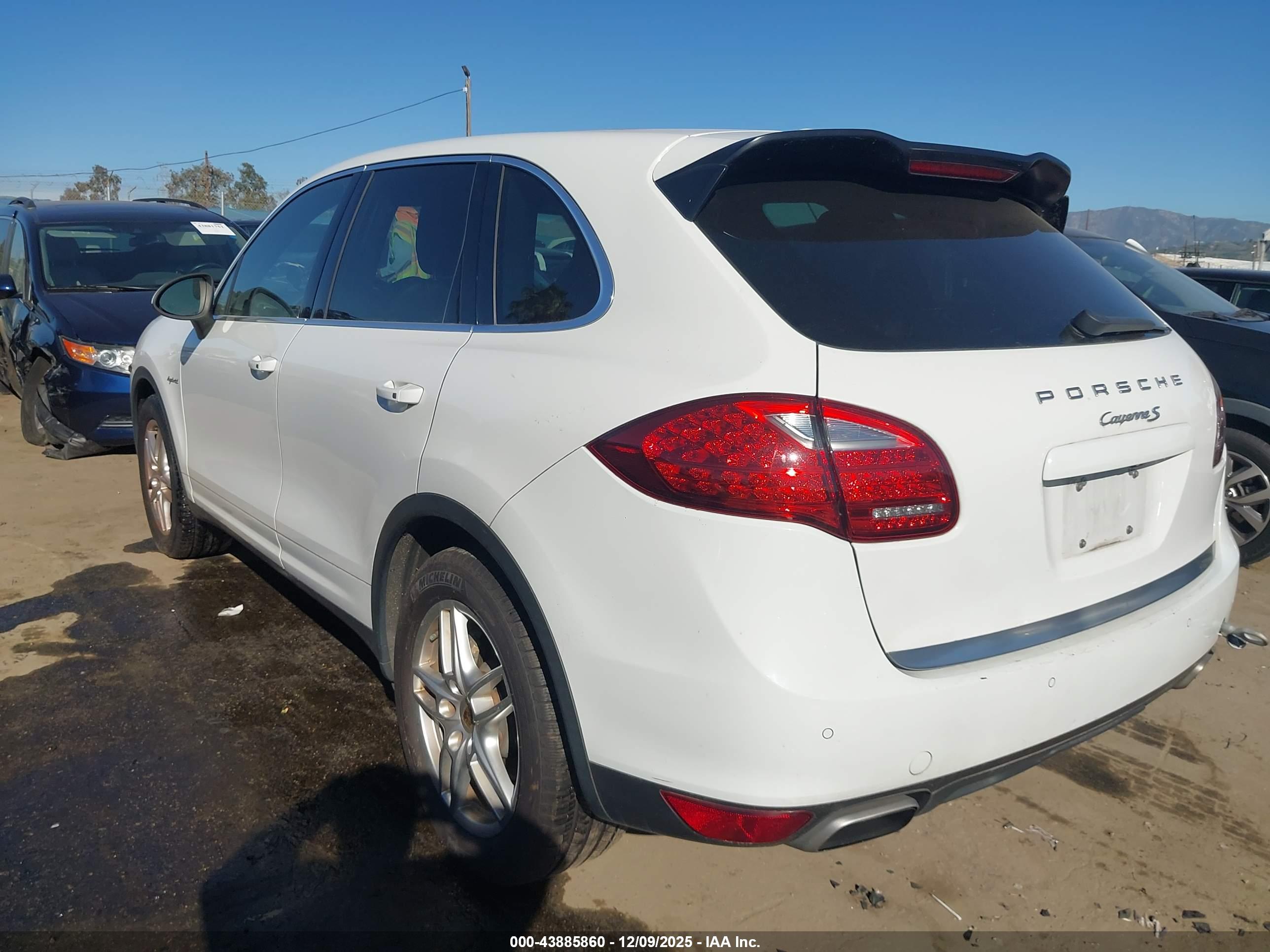 PORSCHE CAYENNE image 3