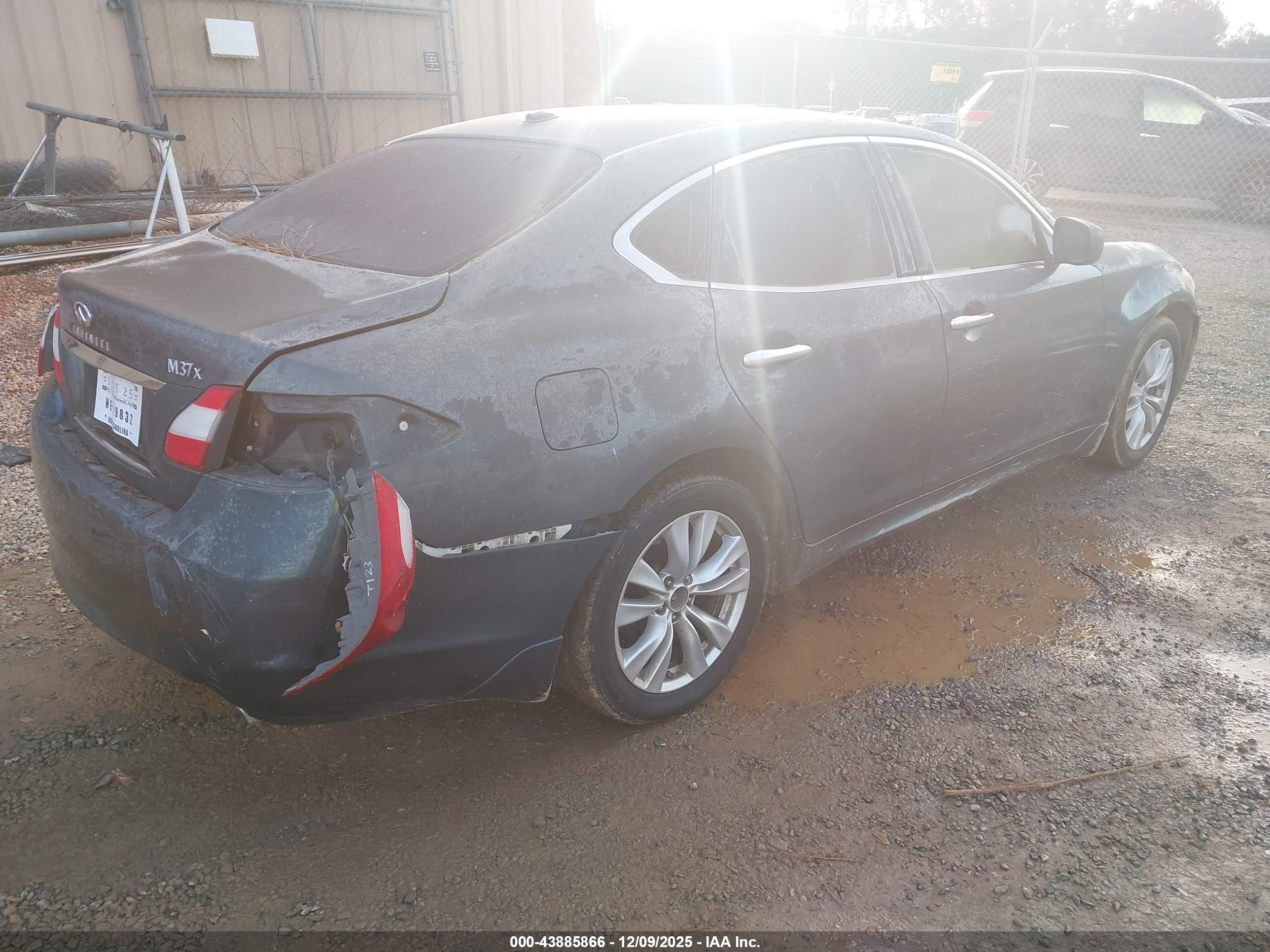 INFINITI M37X image 4
