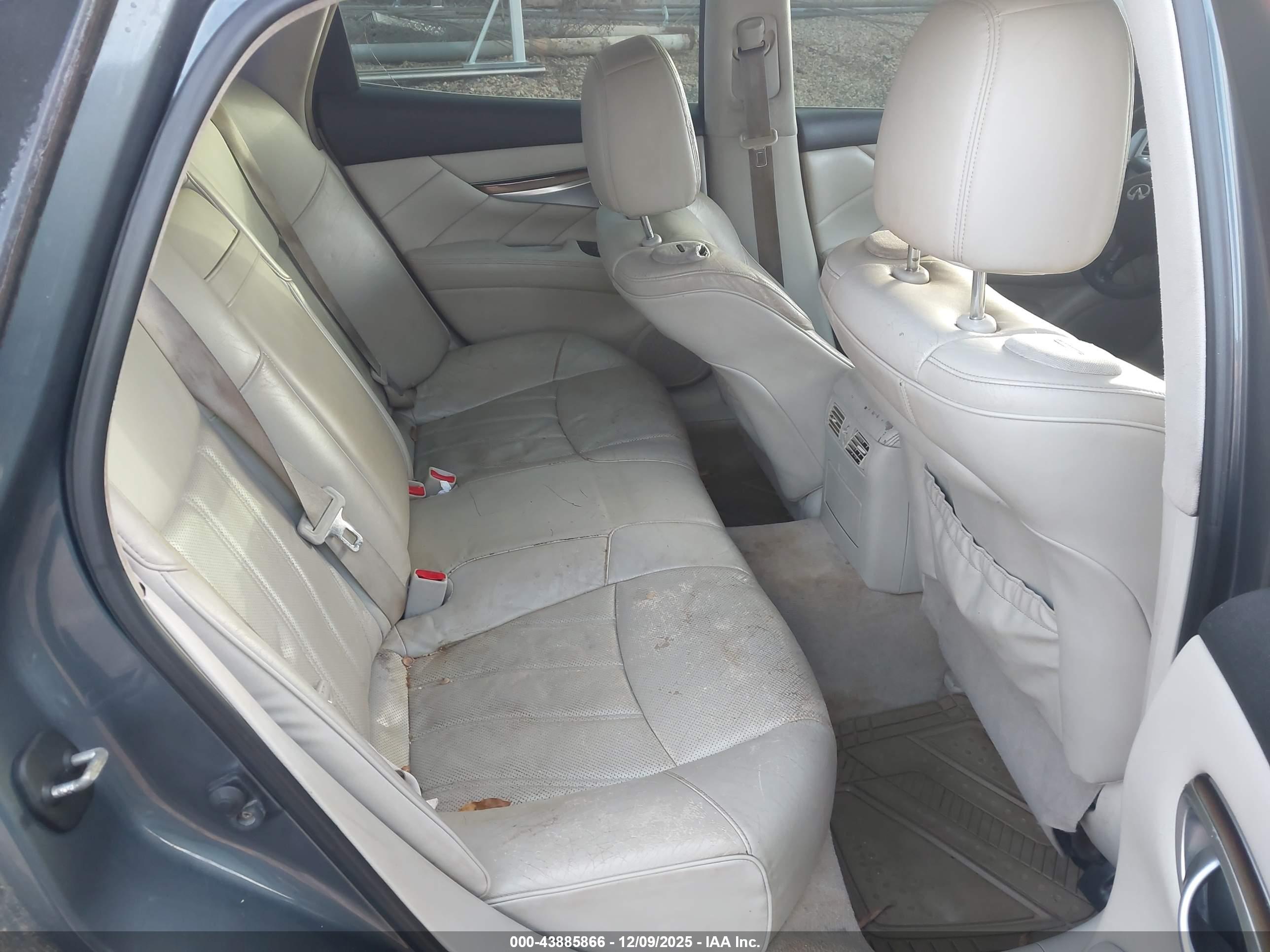 INFINITI M37X image 8