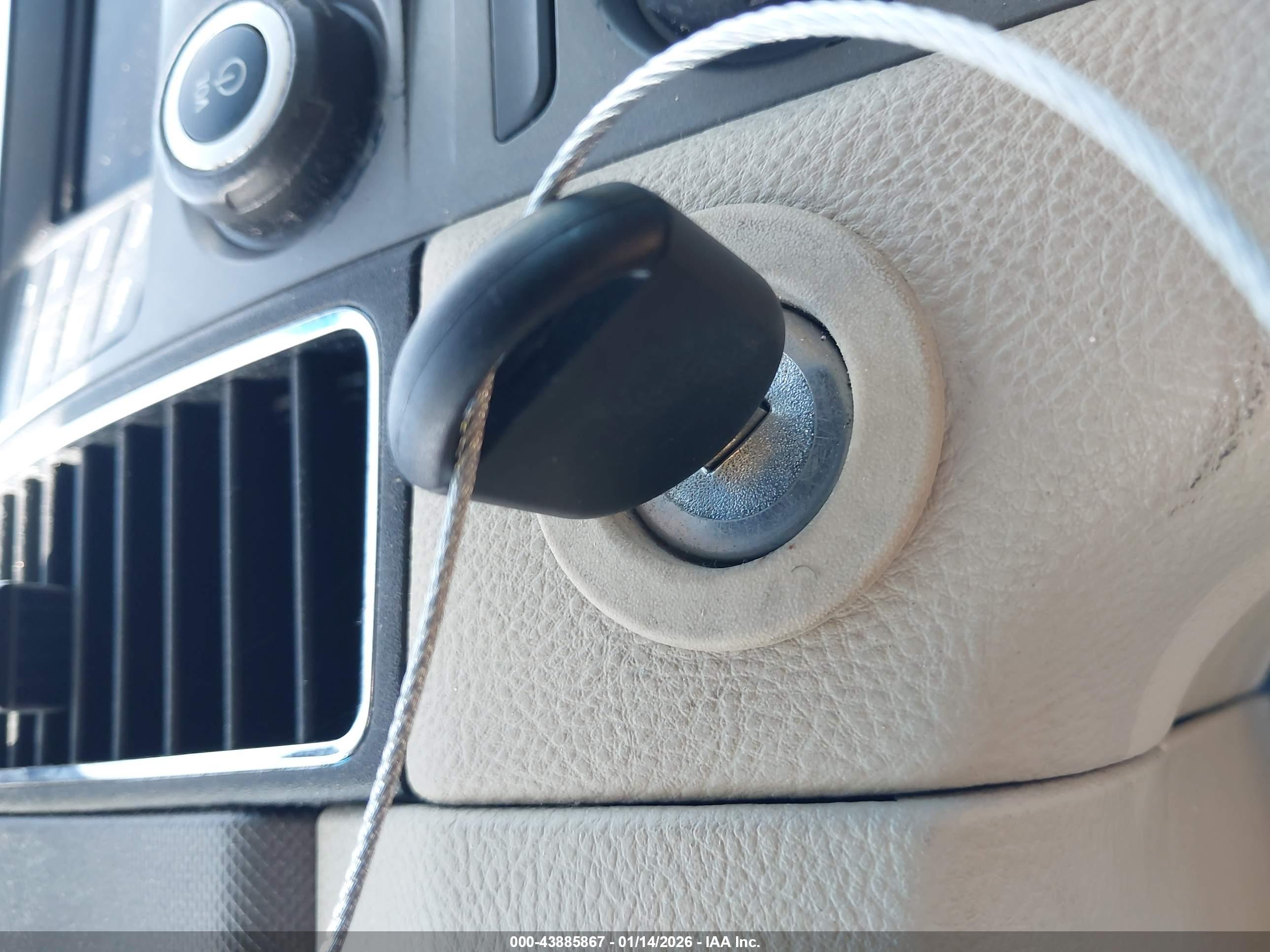 FORD TAURUS image 11