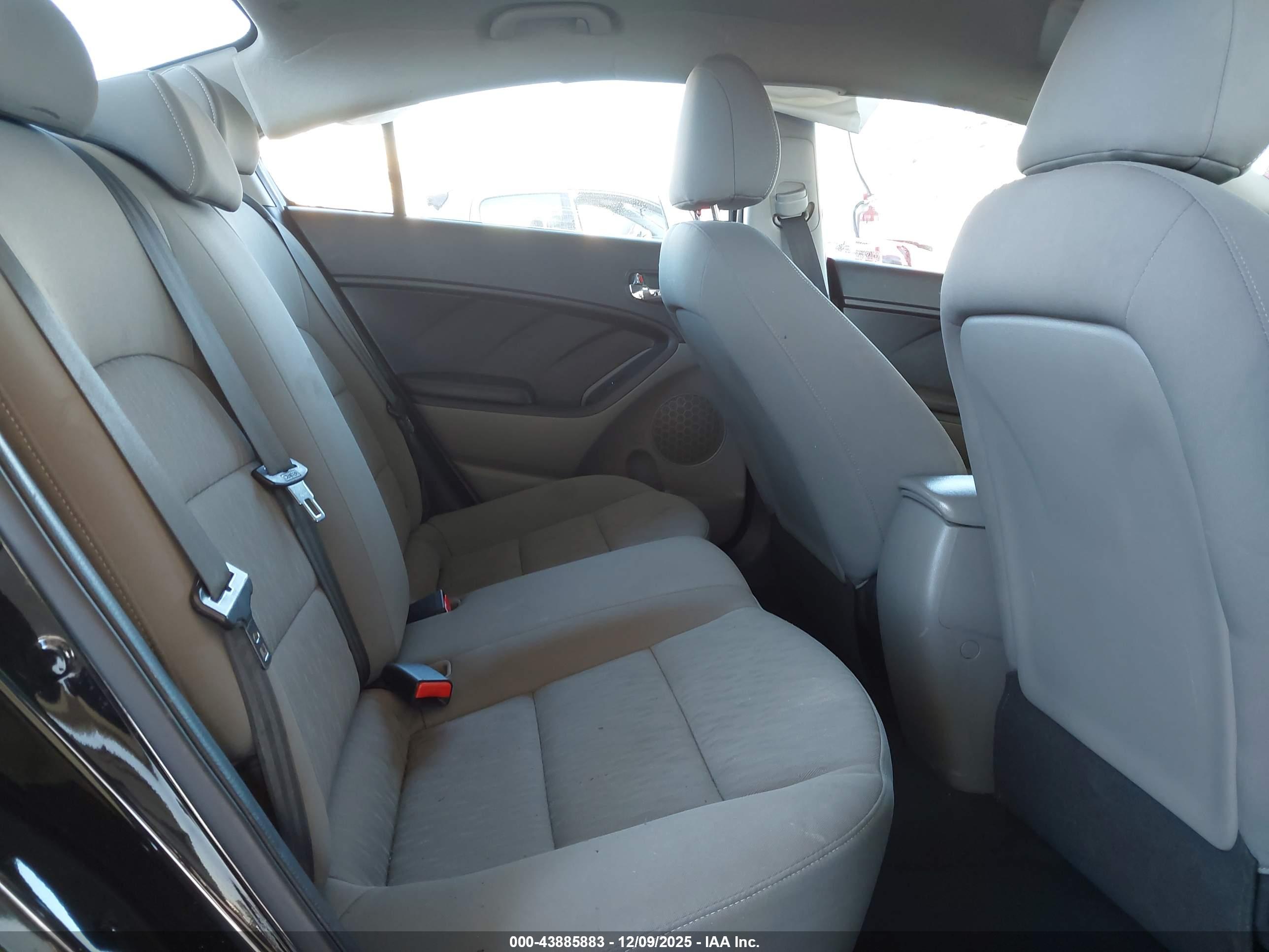 KIA FORTE image 8