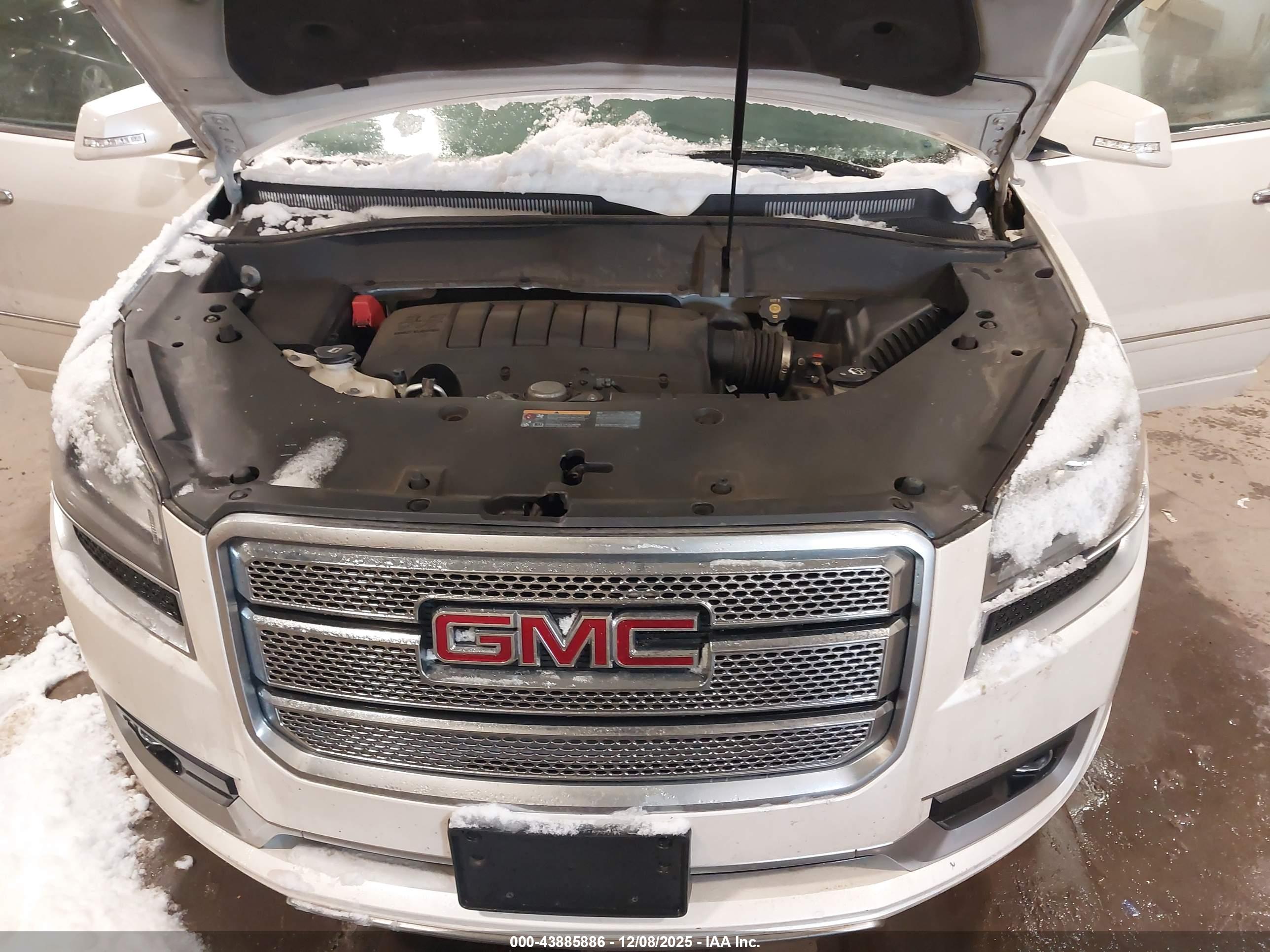 GMC ACADIA image 10