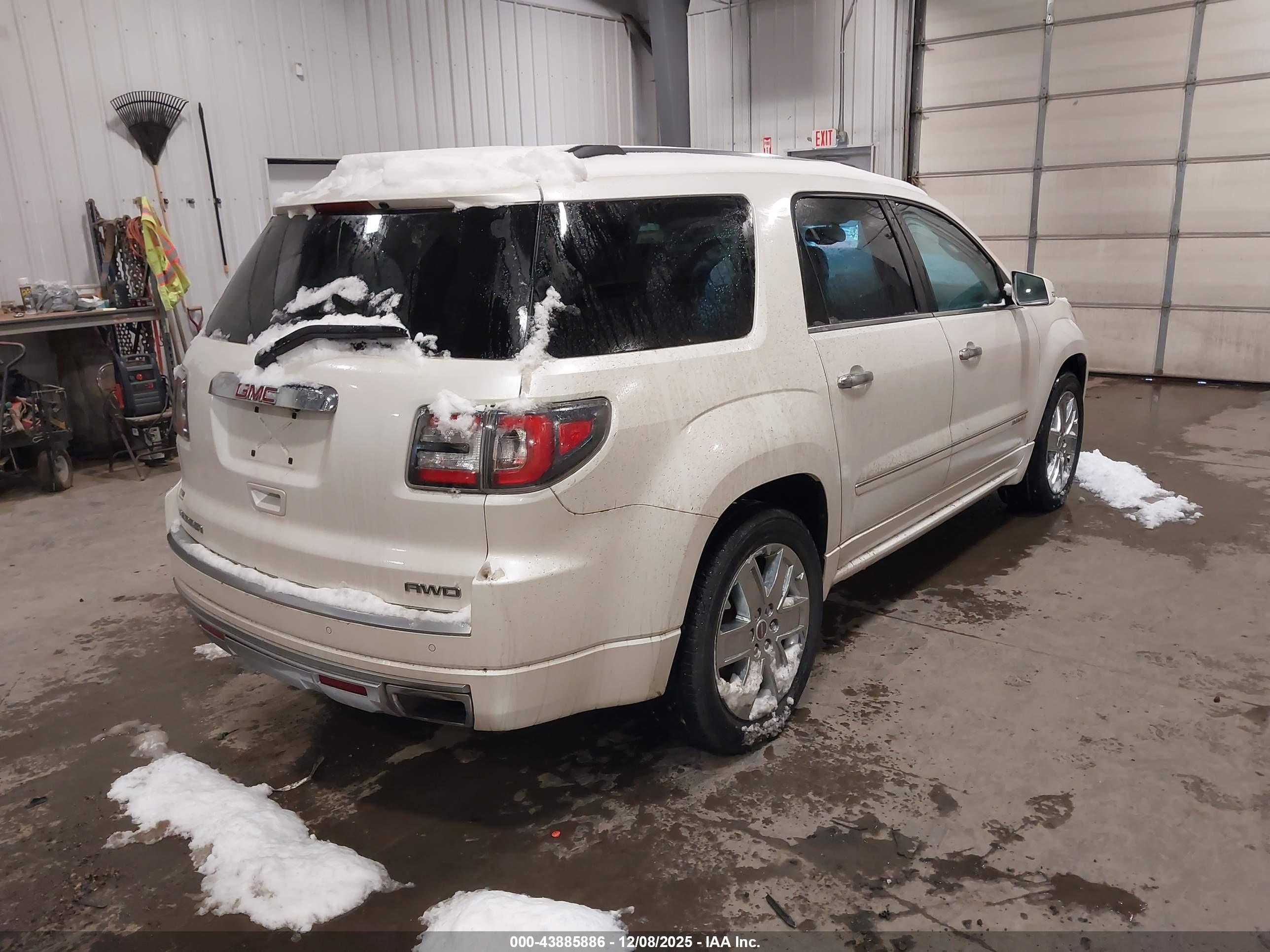 GMC ACADIA image 4