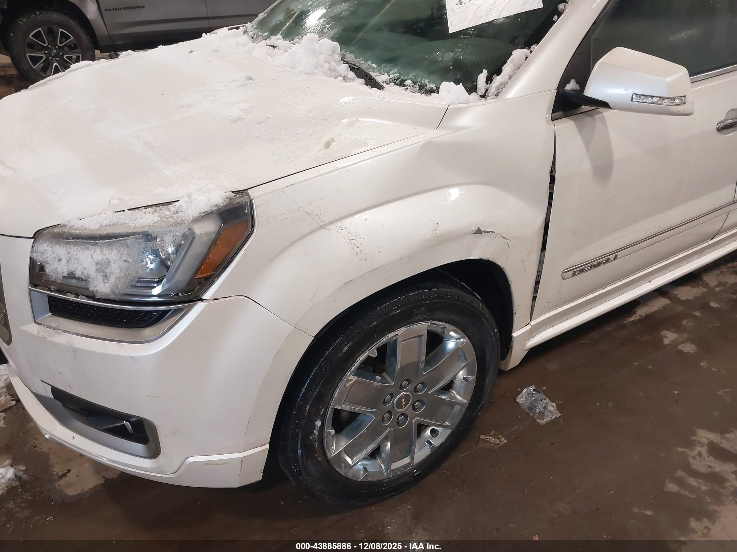 GMC ACADIA image 6