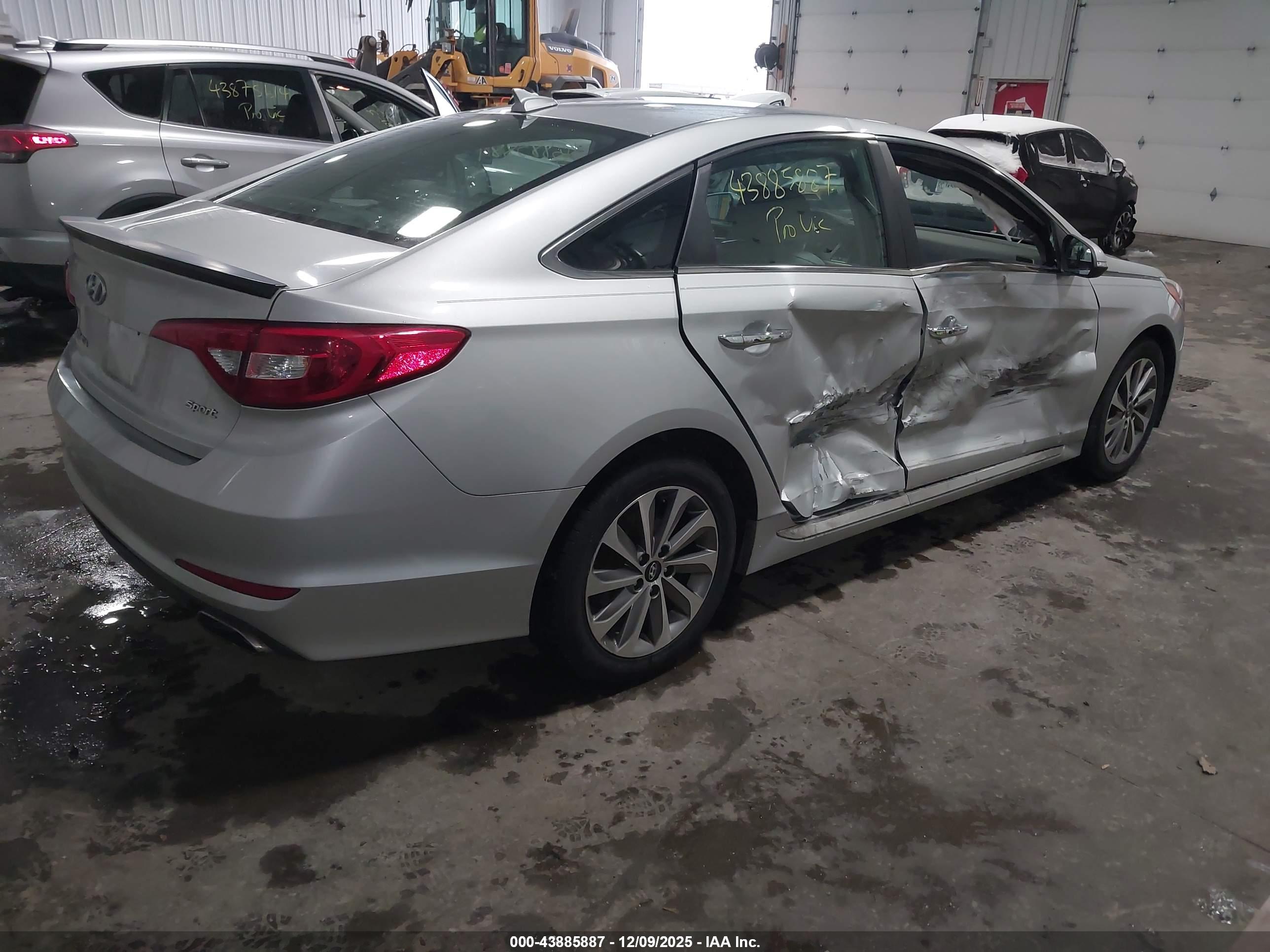 HYUNDAI SONATA image 4