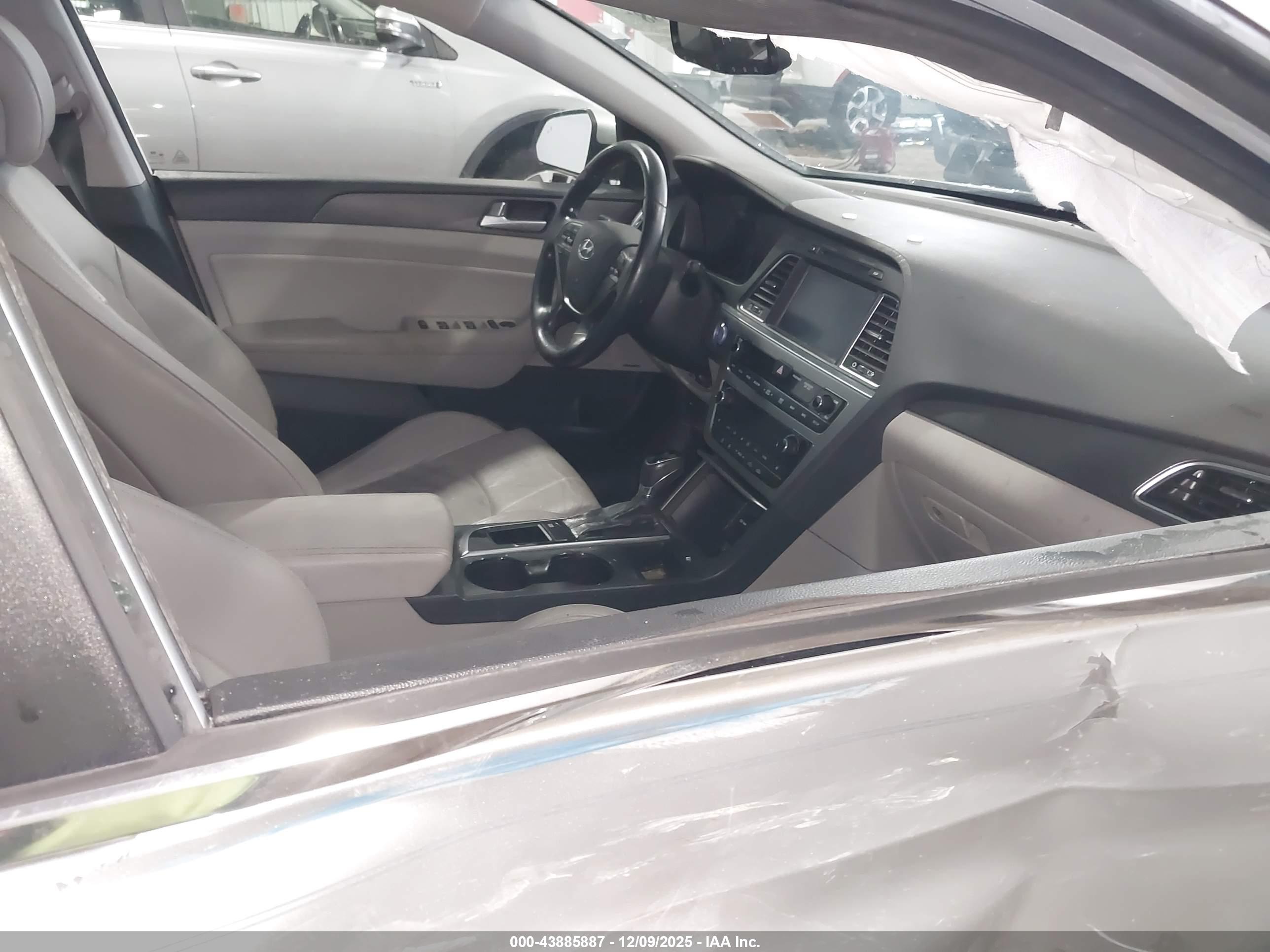 HYUNDAI SONATA image 5