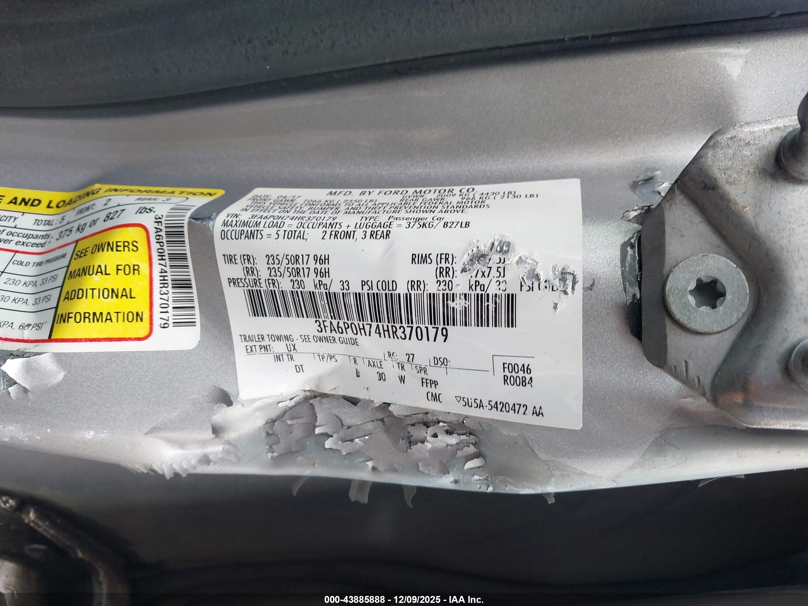 FORD FUSION image 9