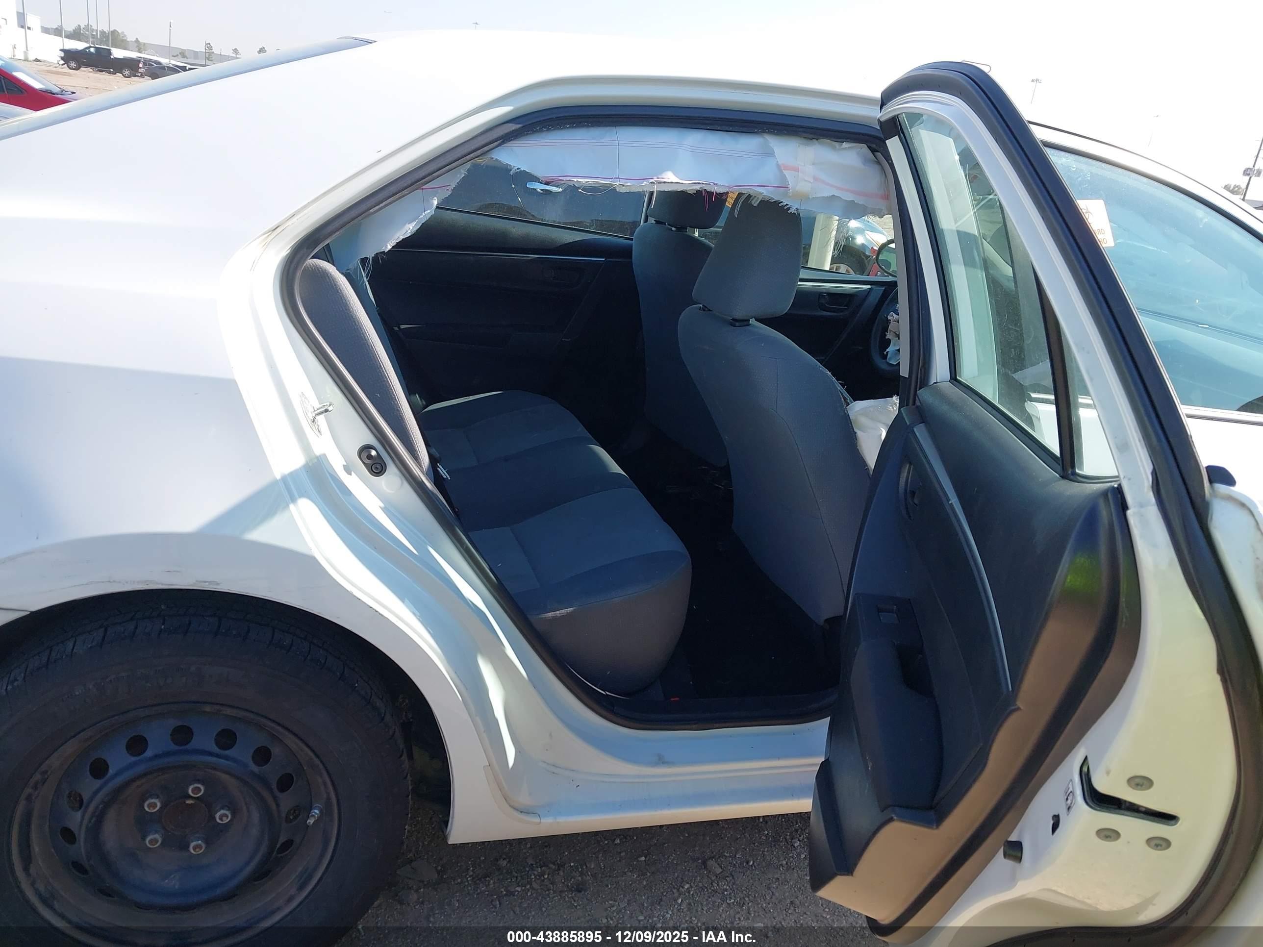 TOYOTA COROLLA image 8
